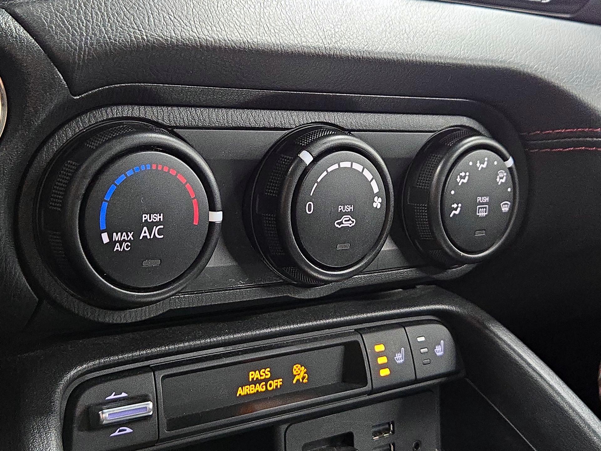 Thumbnail: 2019 Mazda MX-5 Miata - 16