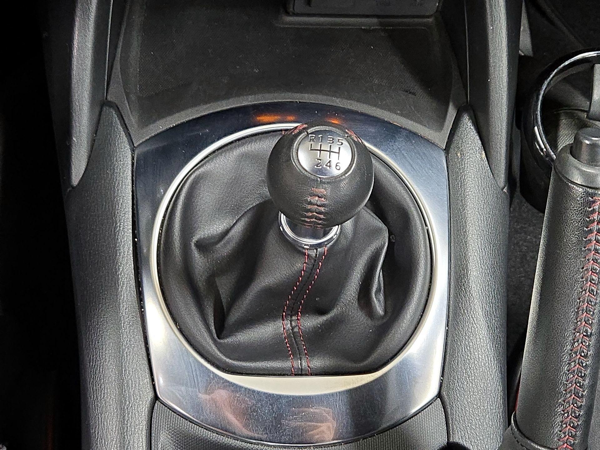 Thumbnail: 2019 Mazda MX-5 Miata - 17