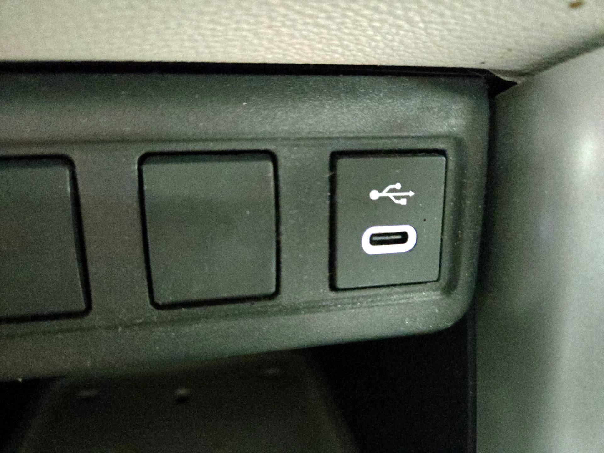 Thumbnail: 2023 Toyota Corolla Cross - 17