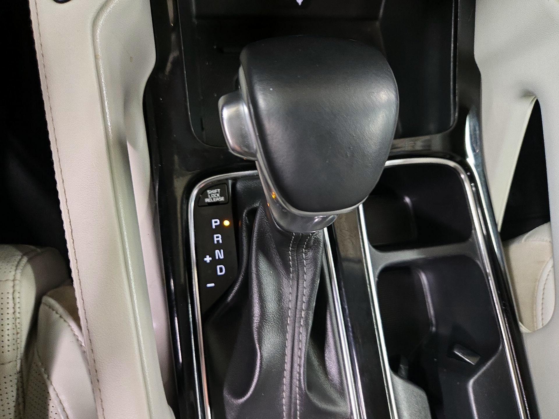 Thumbnail: 2021 Kia Telluride - 17