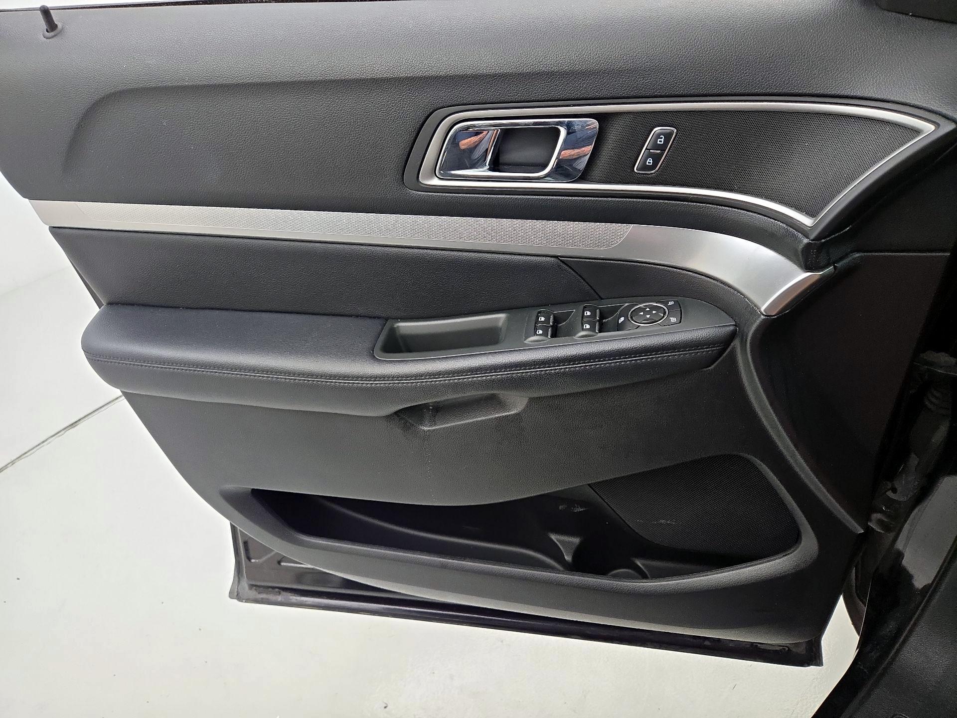 Thumbnail: 2017 Ford Explorer - 12