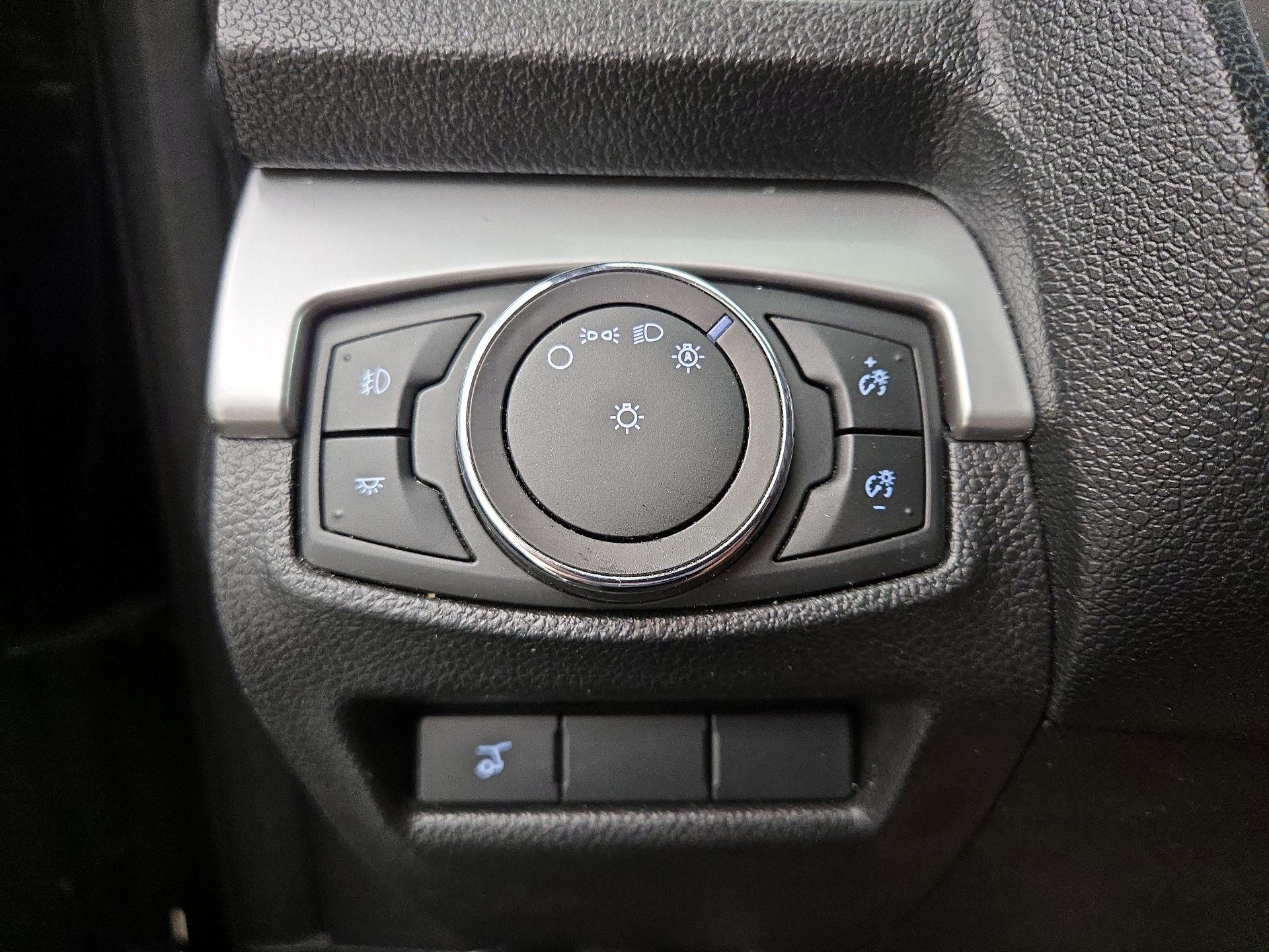 Thumbnail: 2017 Ford Explorer - 13