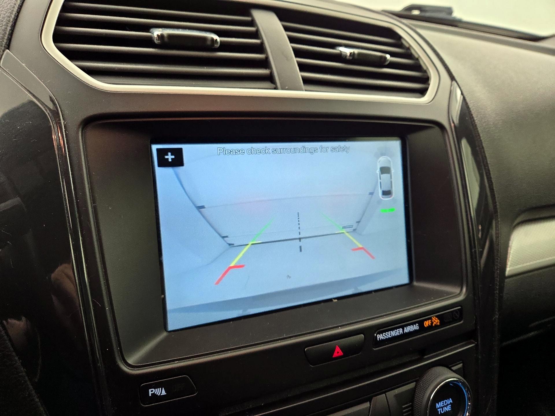 Thumbnail: 2017 Ford Explorer - 15