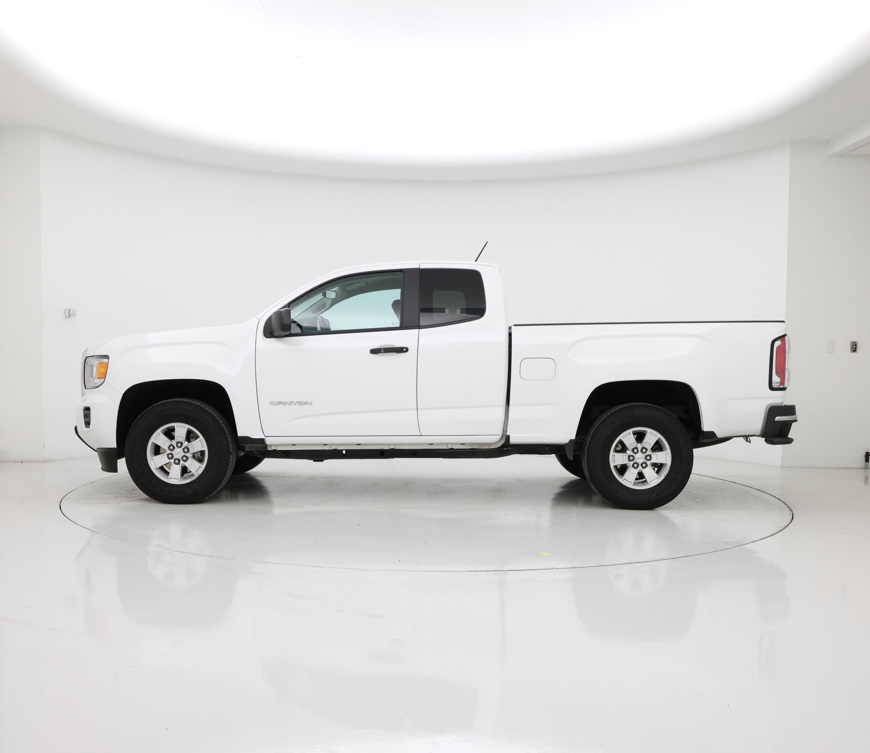 Thumbnail: 2016 GMC Canyon - 3