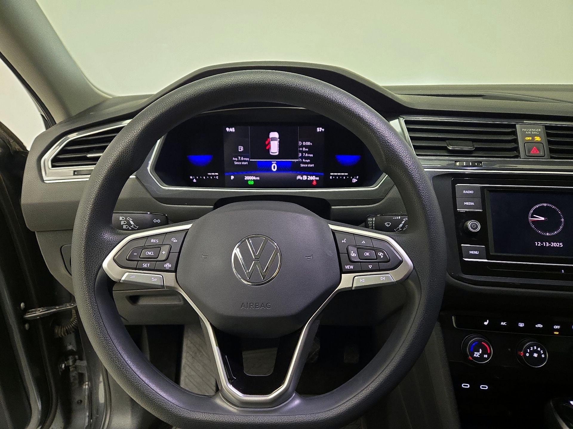 Thumbnail: 2022 Volkswagen Tiguan - 10