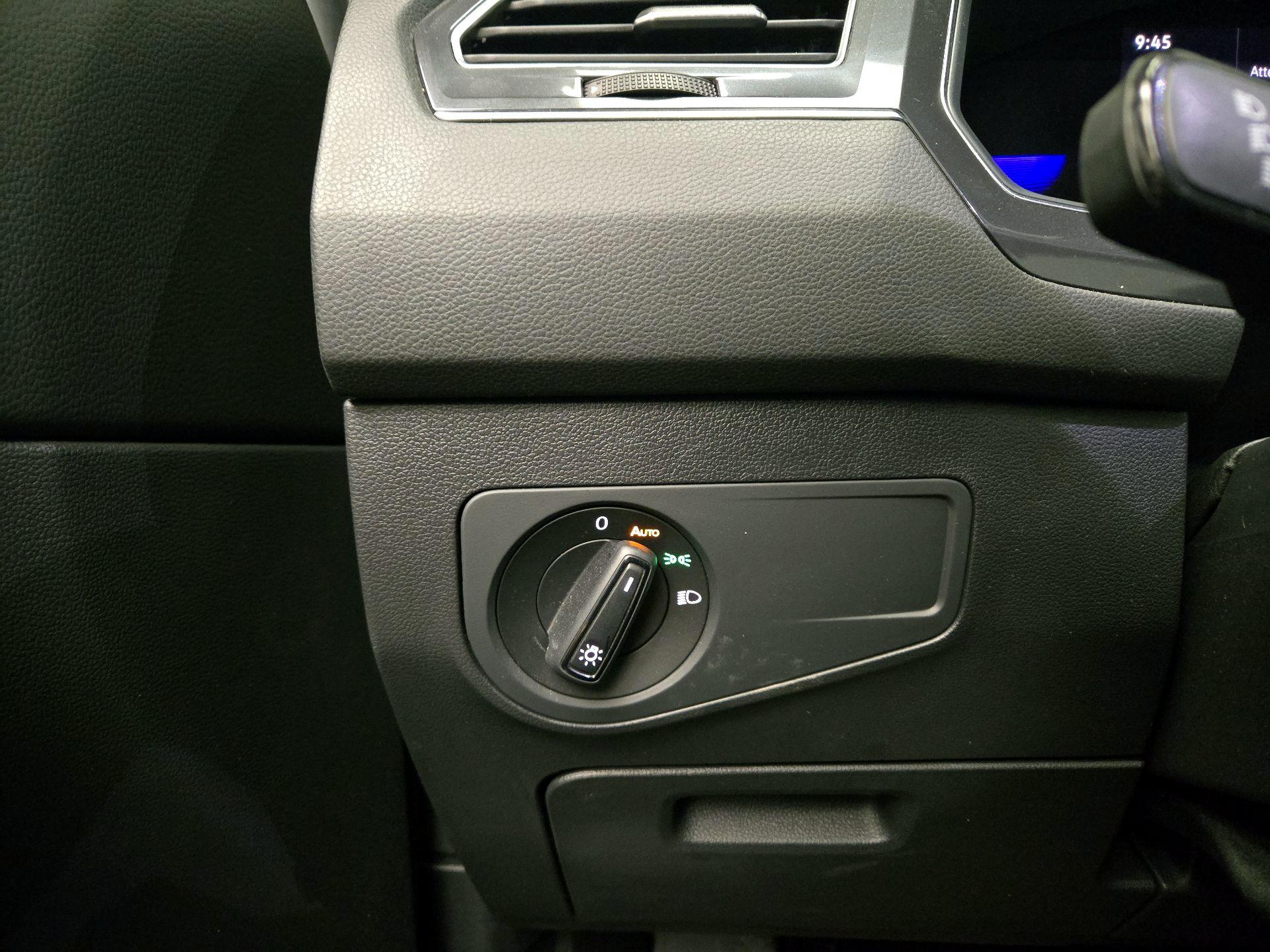 Thumbnail: 2022 Volkswagen Tiguan - 13