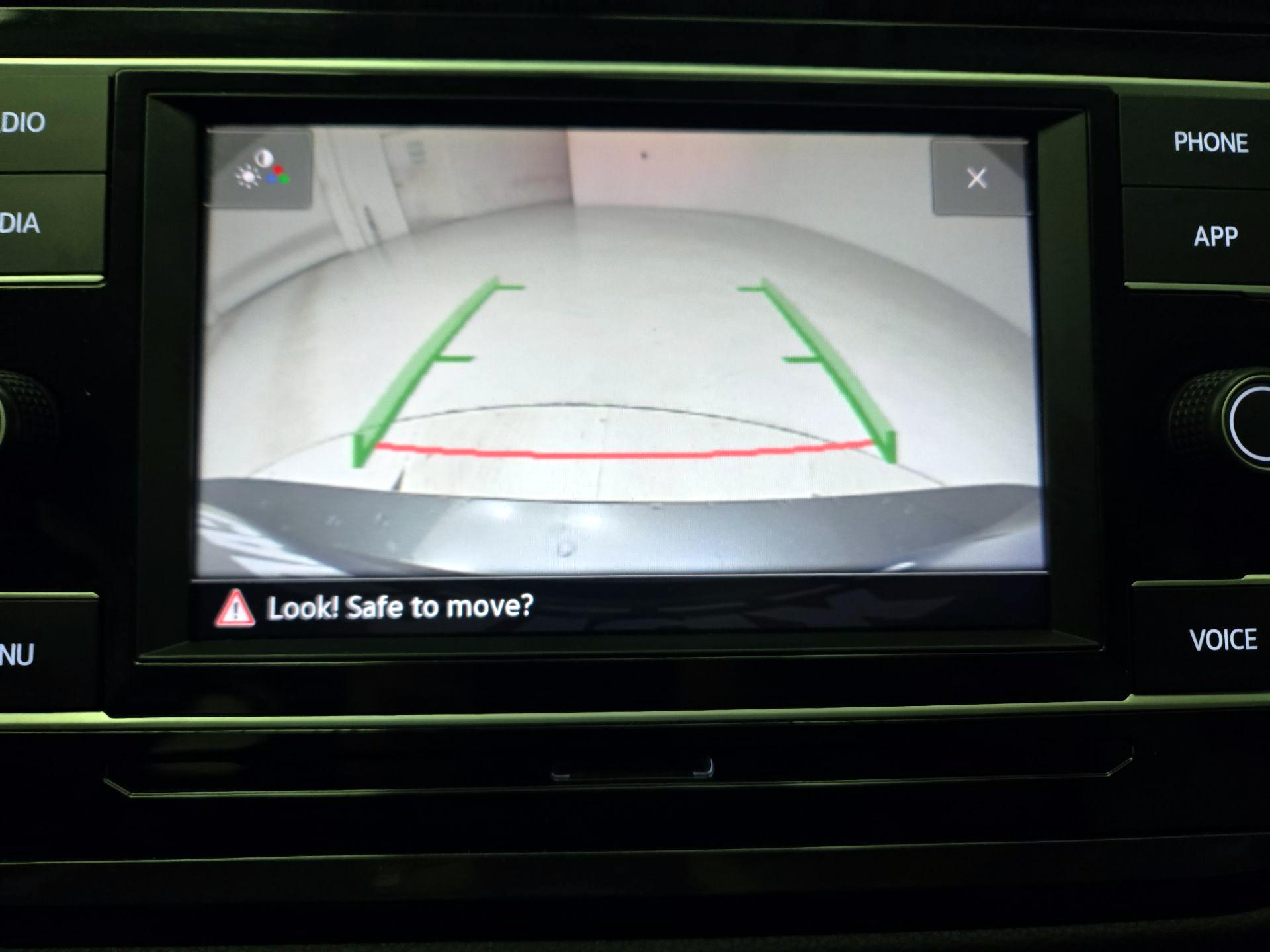 Thumbnail: 2022 Volkswagen Tiguan - 14