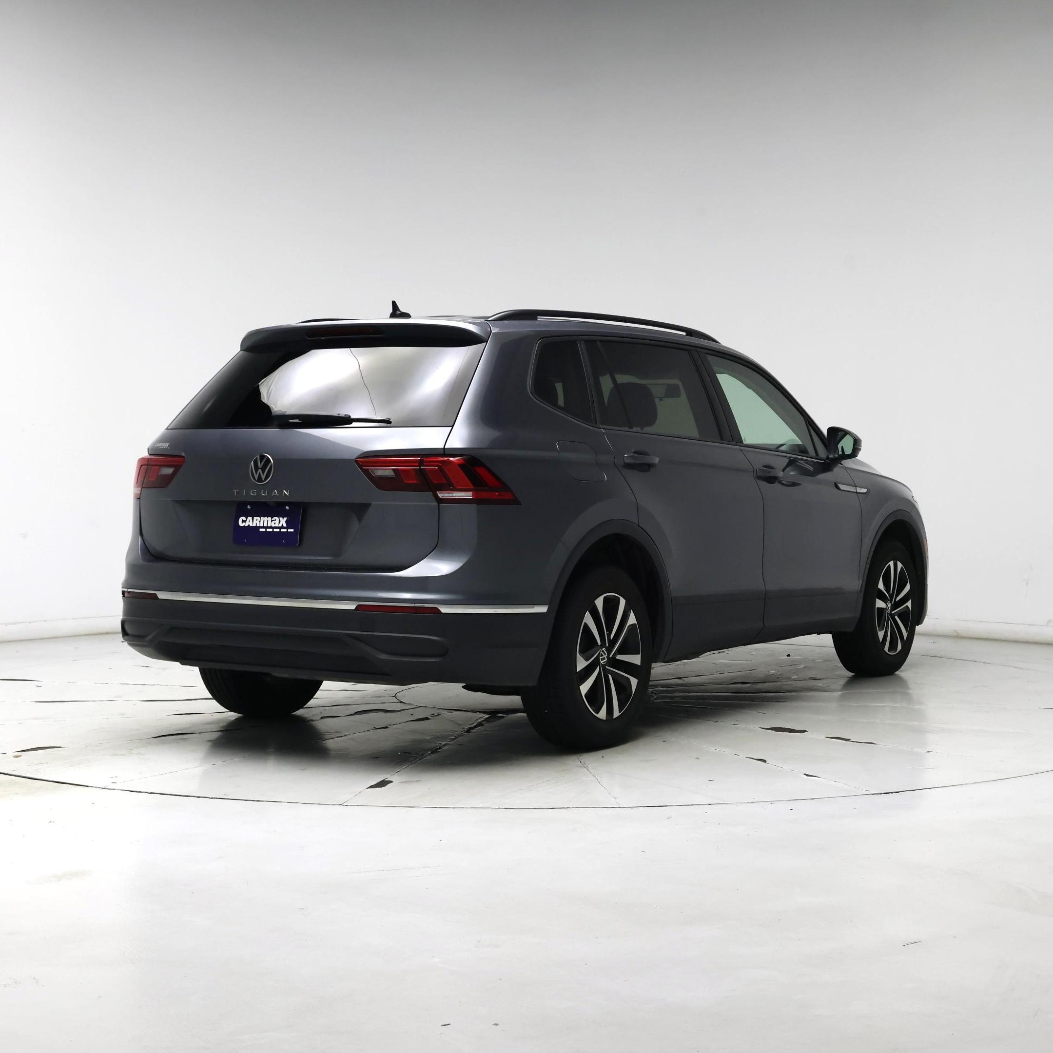 Thumbnail: 2022 Volkswagen Tiguan - 8