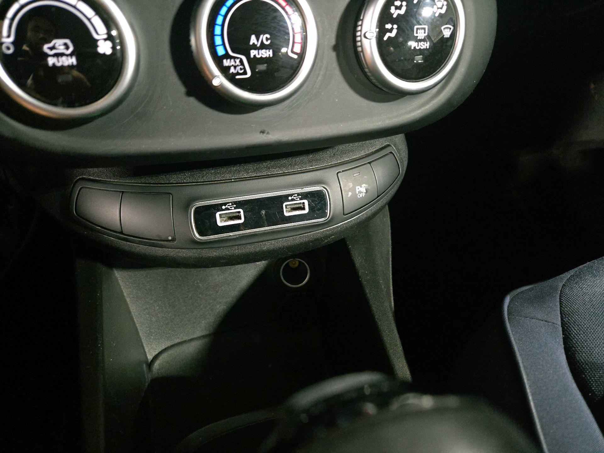 Thumbnail: 2022 Fiat 500X - 17