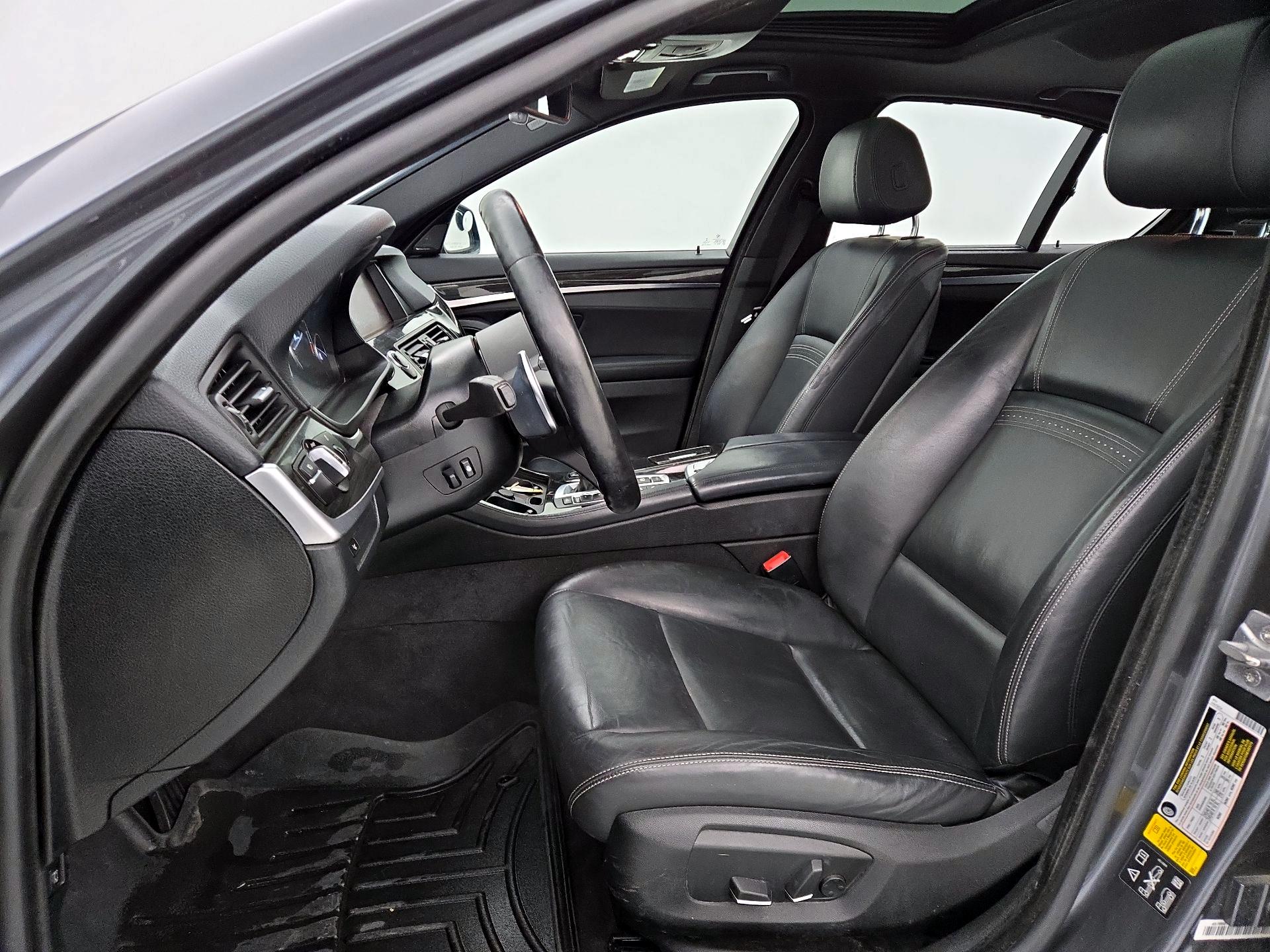 Thumbnail: 2016 BMW 5 Series - 11