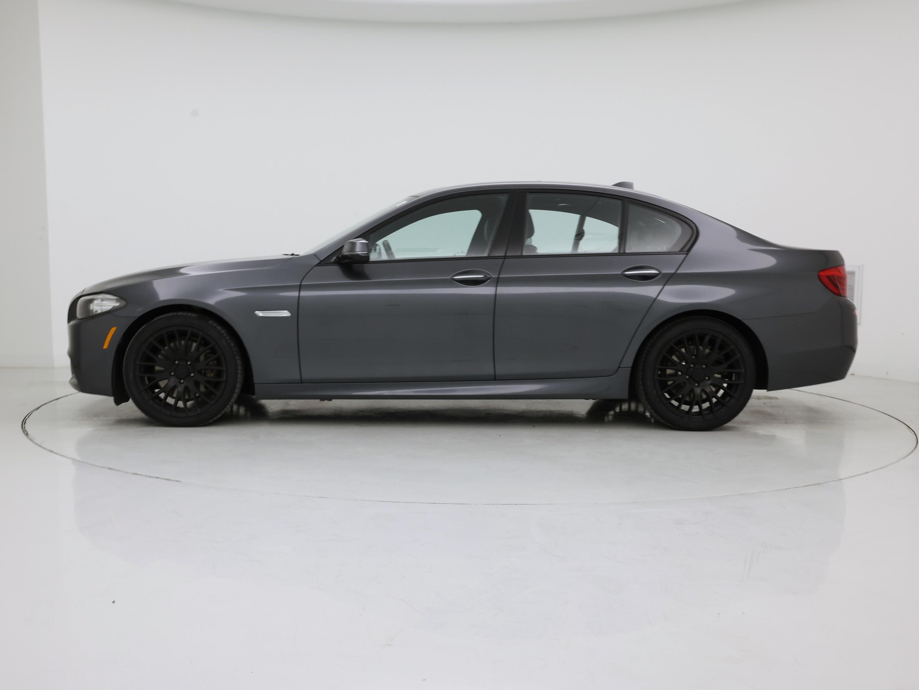 Thumbnail: 2016 BMW 5 Series - 3