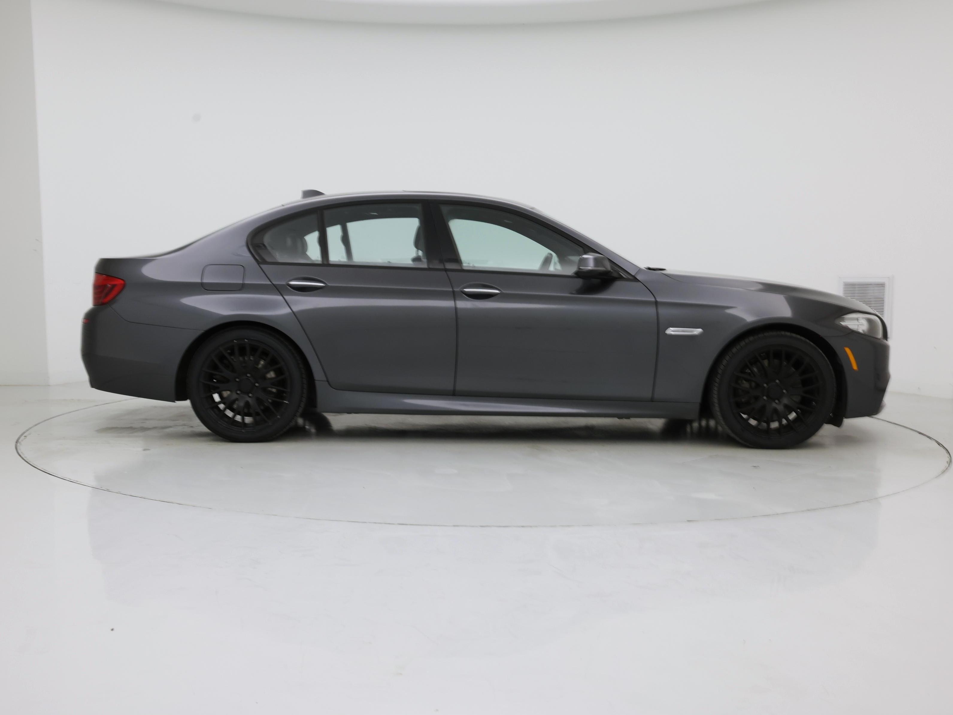 Thumbnail: 2016 BMW 5 Series - 7