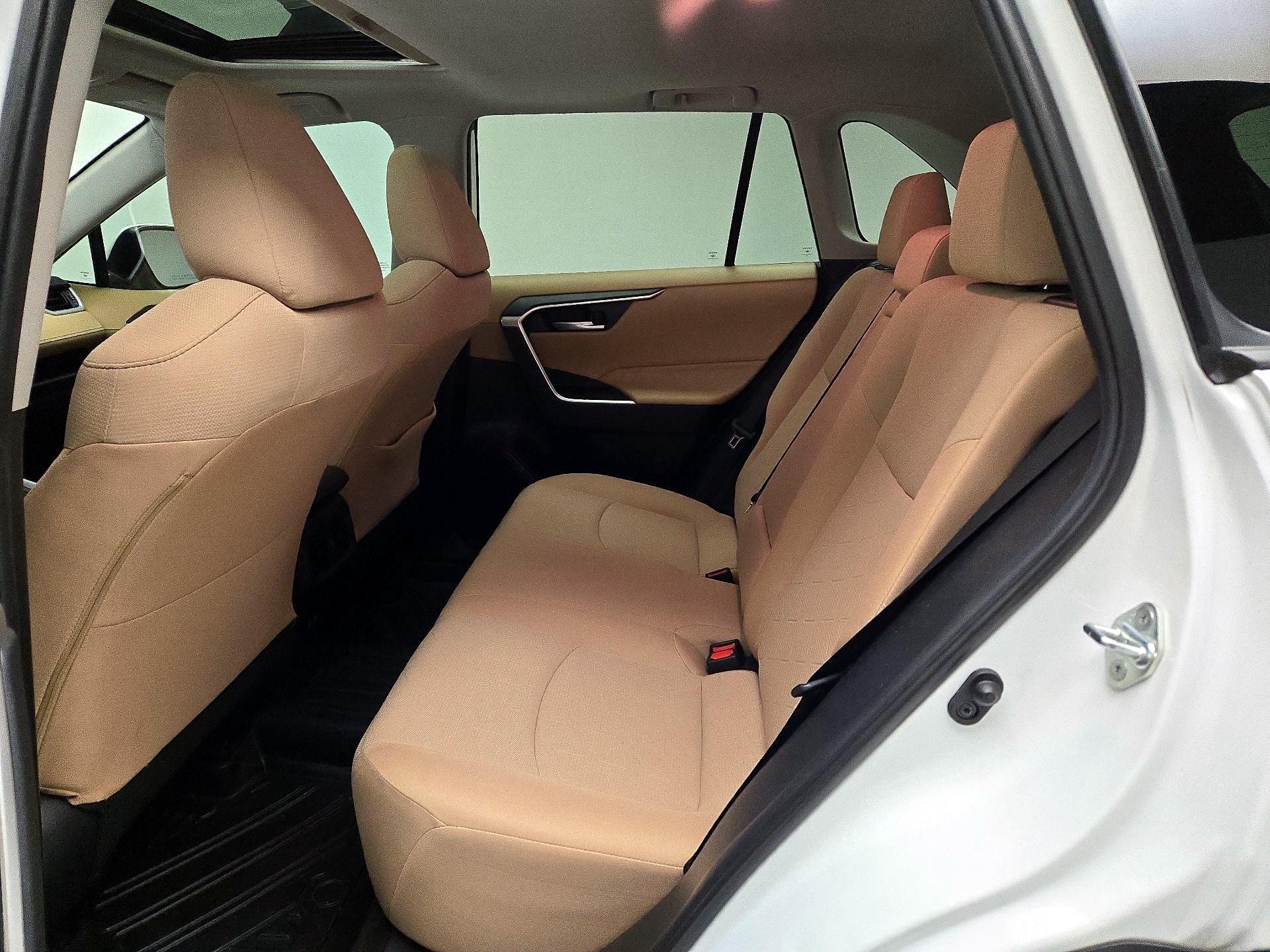 Thumbnail: 2019 Toyota RAV4 - 20