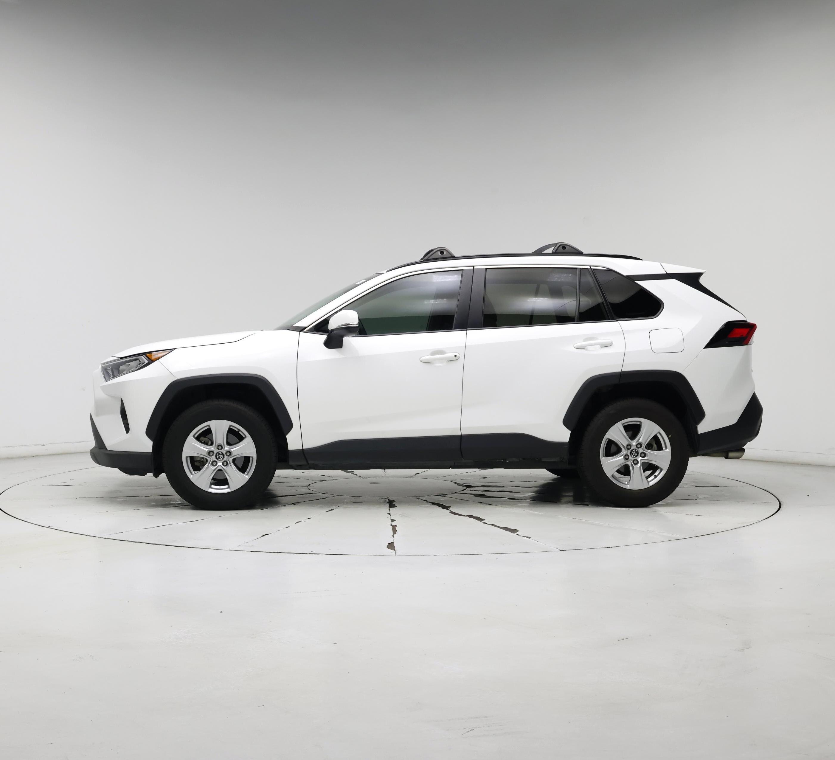 Thumbnail: 2019 Toyota RAV4 - 3