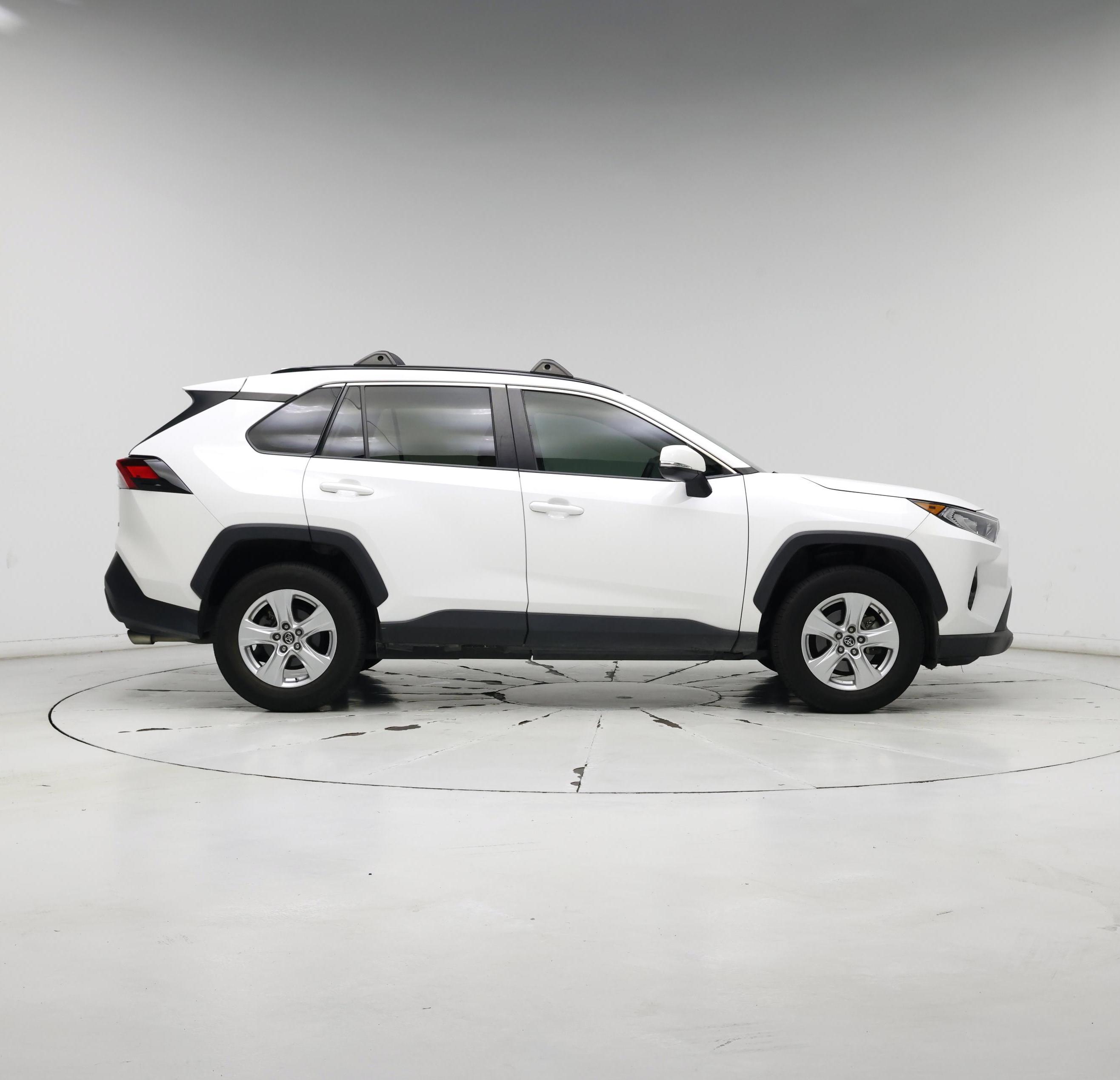 Thumbnail: 2019 Toyota RAV4 - 7