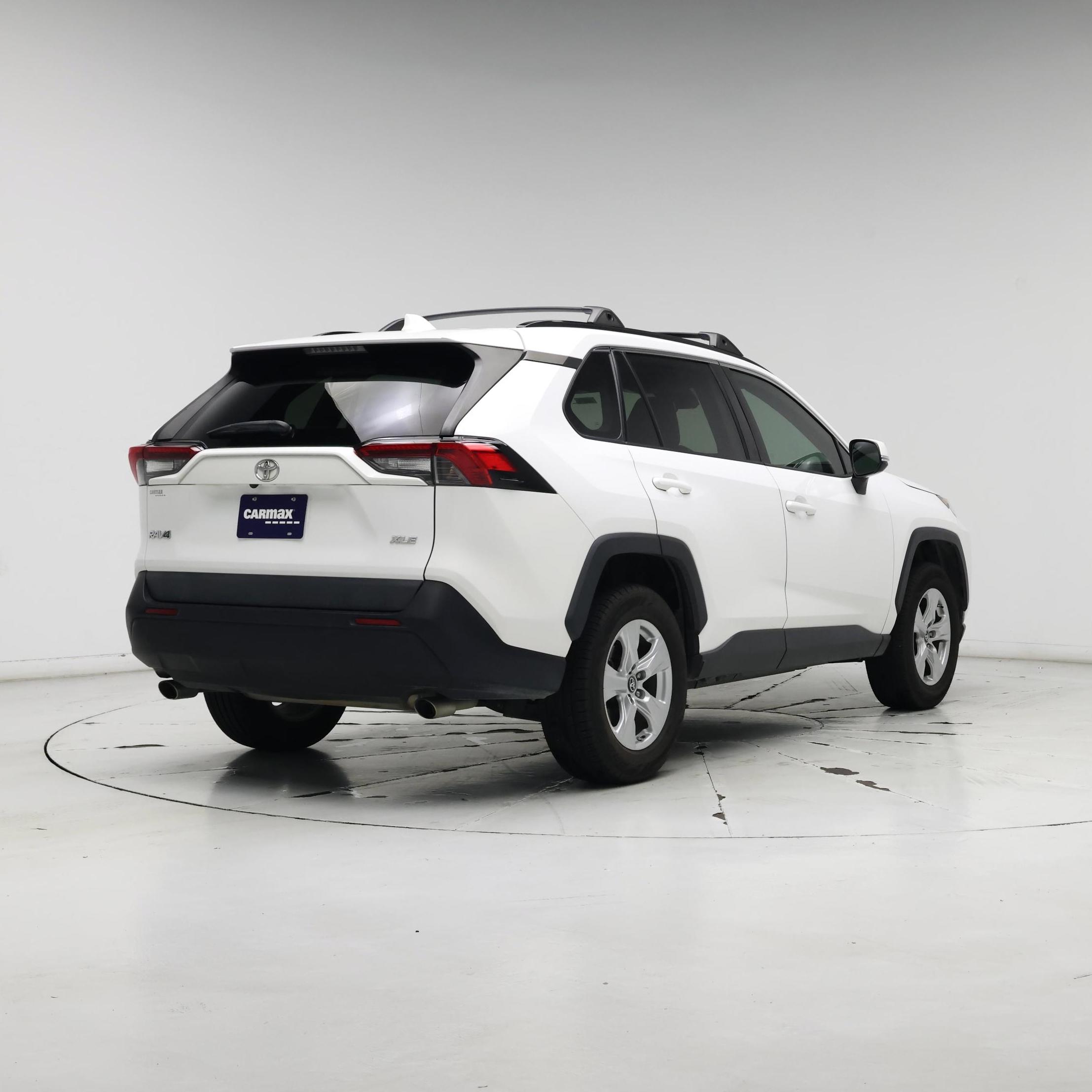 Thumbnail: 2019 Toyota RAV4 - 8