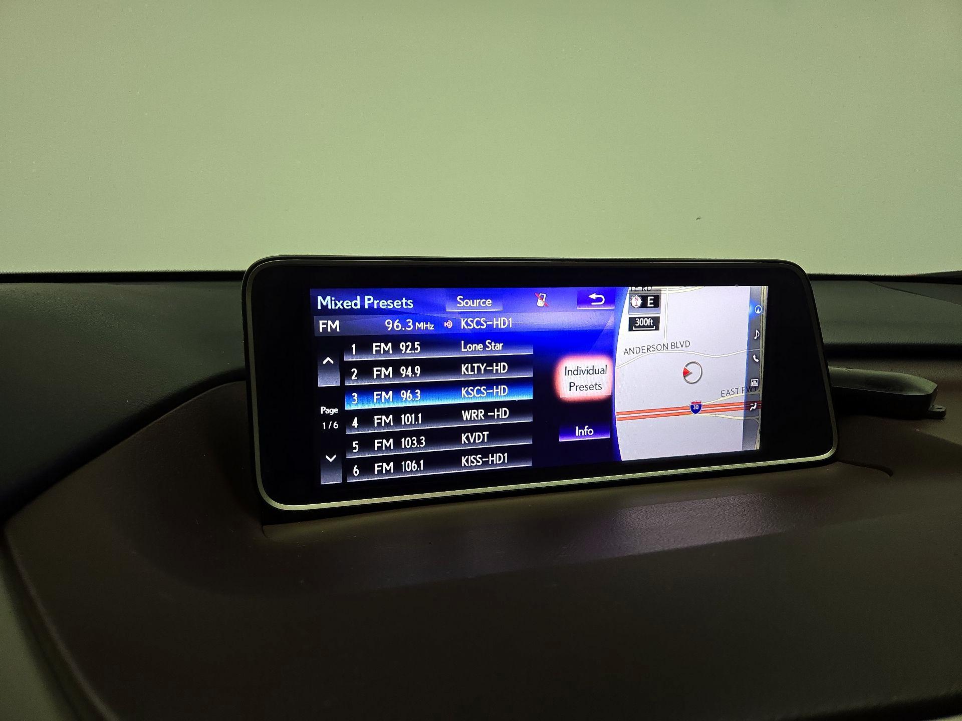 Thumbnail: 2016 Lexus RX - 16