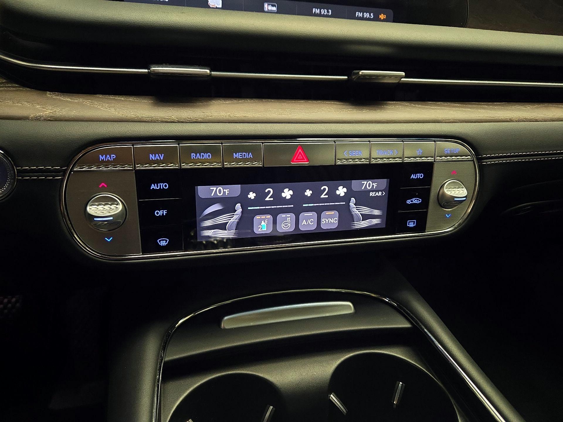 Thumbnail: 2023 Genesis G90 - 17