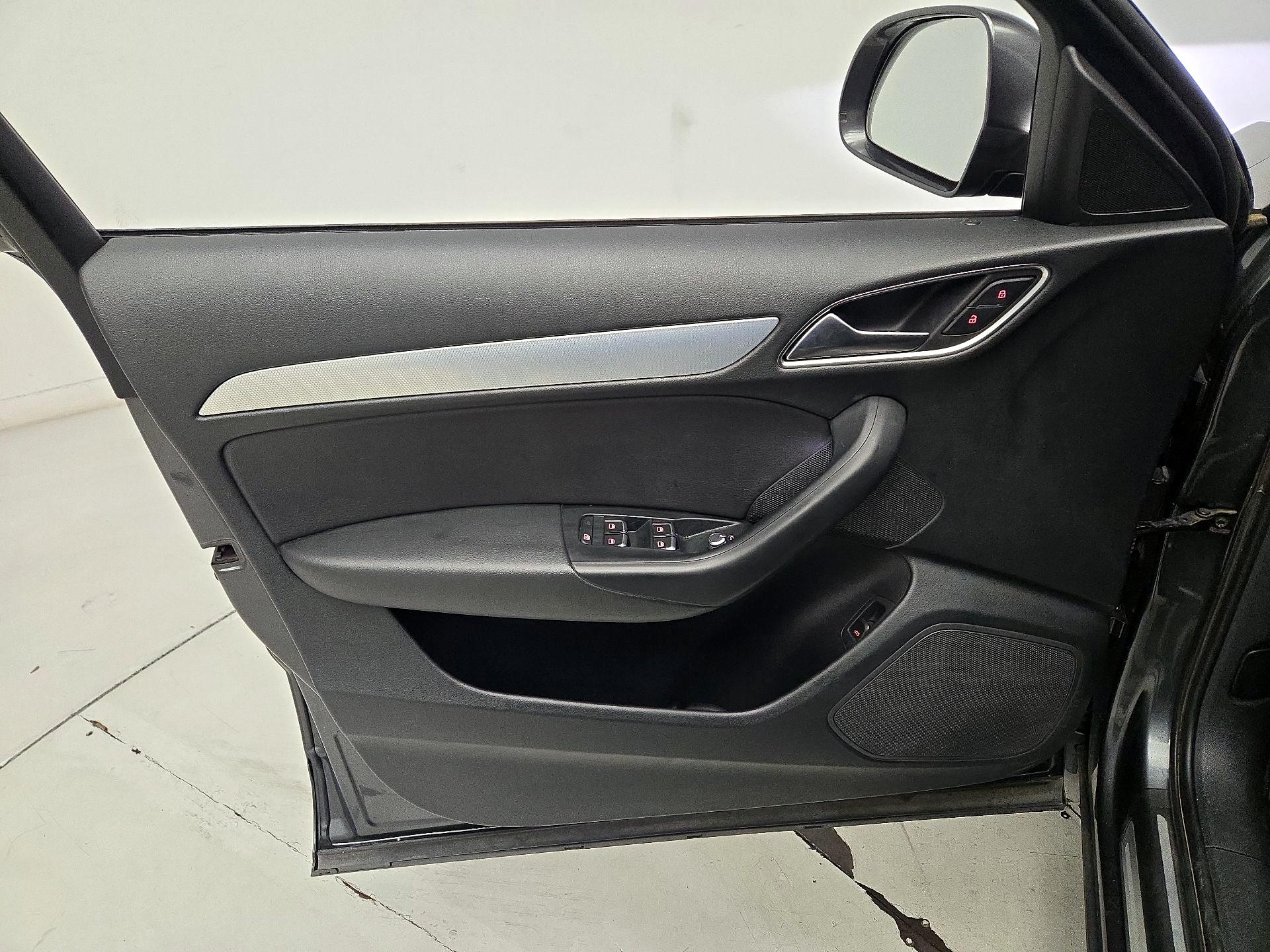 Thumbnail: 2018 Audi Q3 - 12