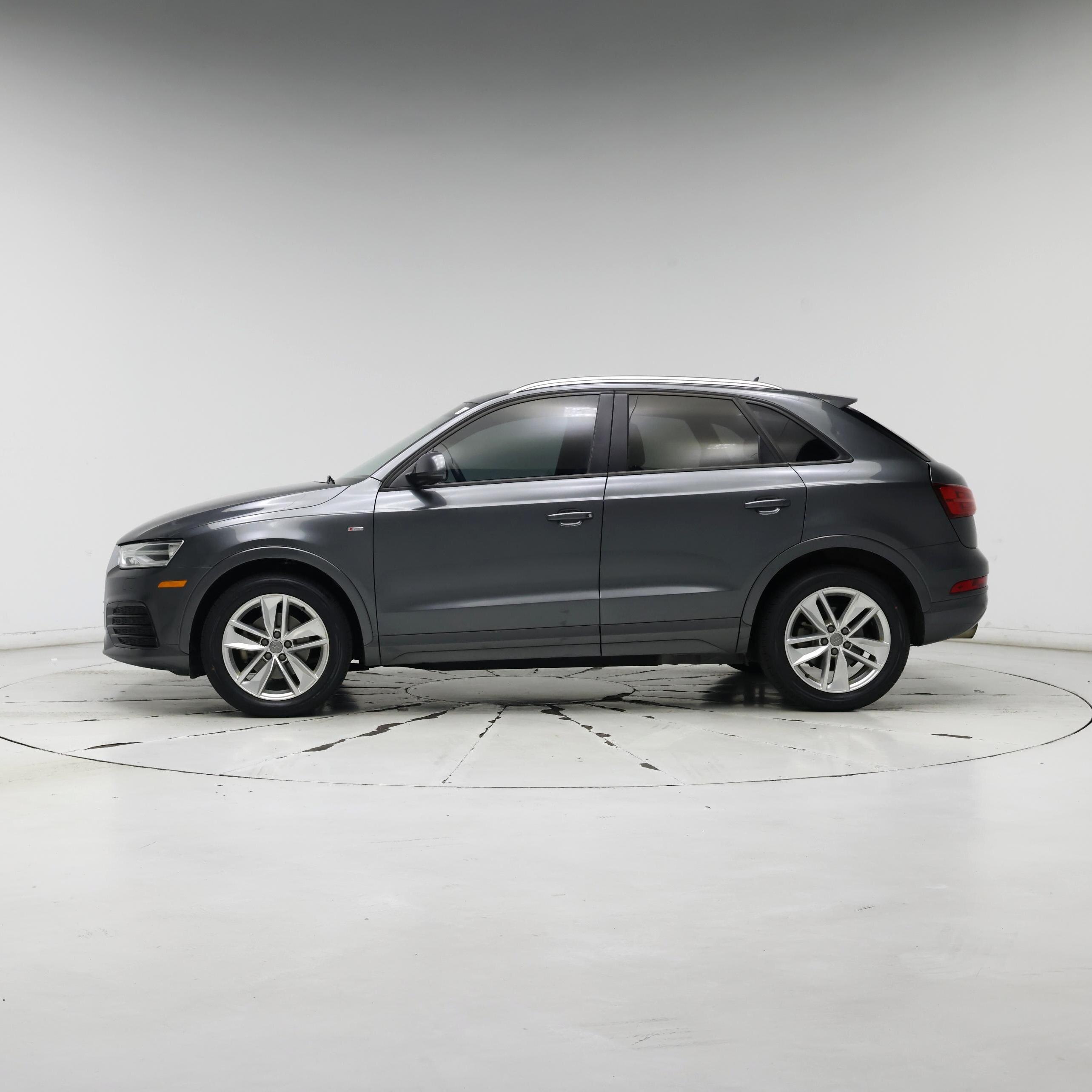 Thumbnail: 2018 Audi Q3 - 3