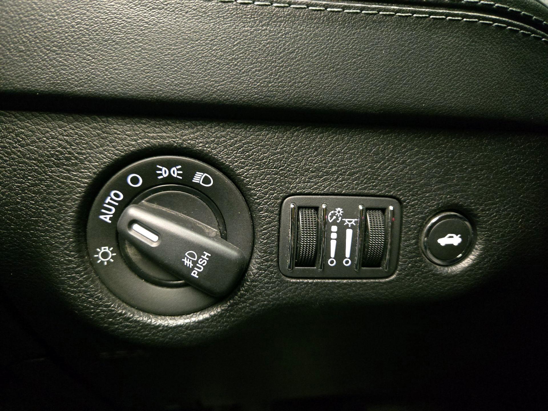 Thumbnail: 2020 Dodge Charger - 13