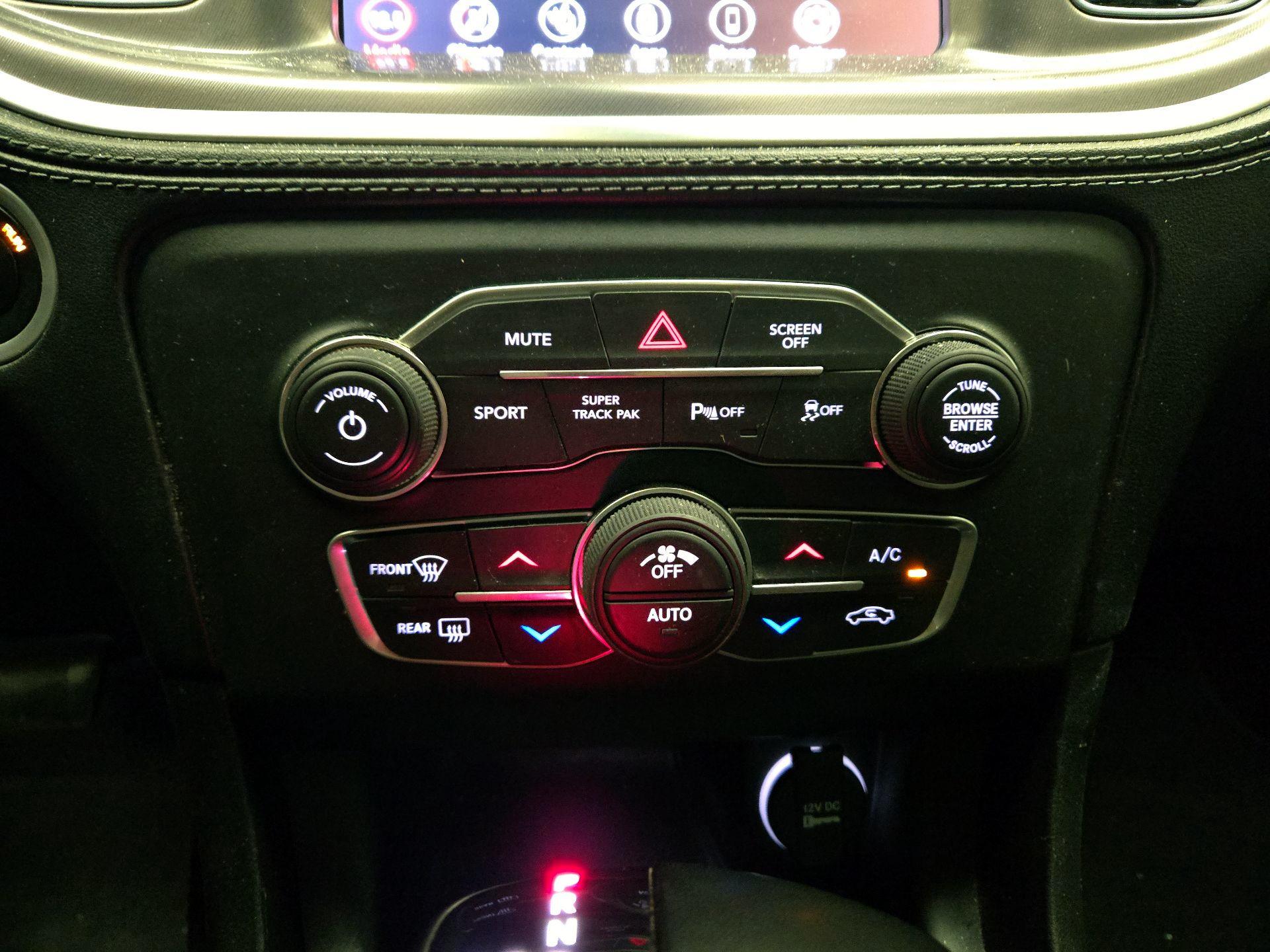 Thumbnail: 2020 Dodge Charger - 16