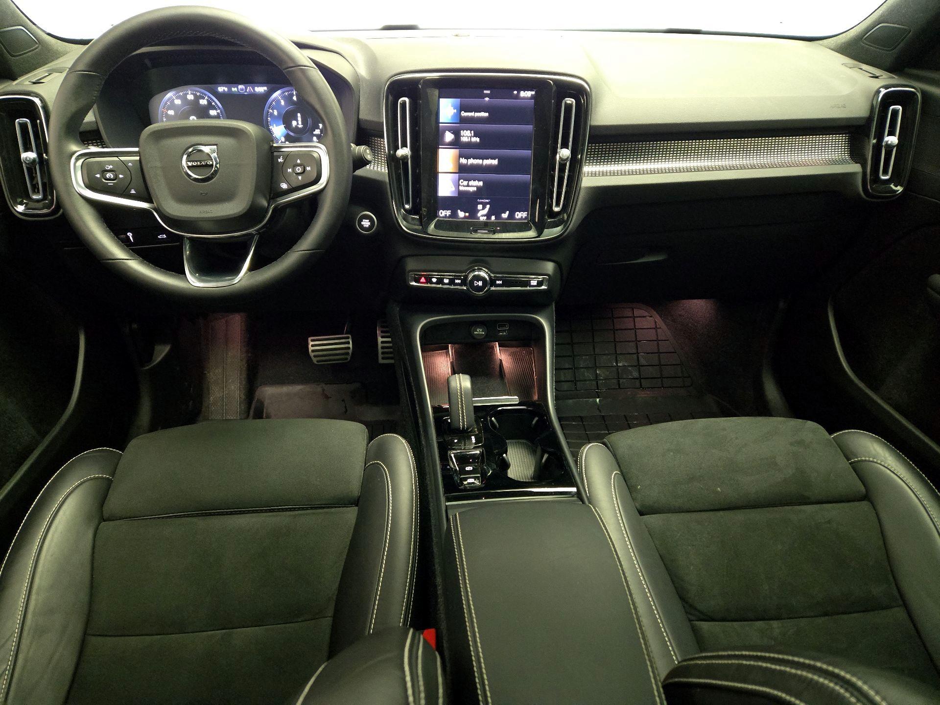 Thumbnail: 2022 Volvo XC40 - 9