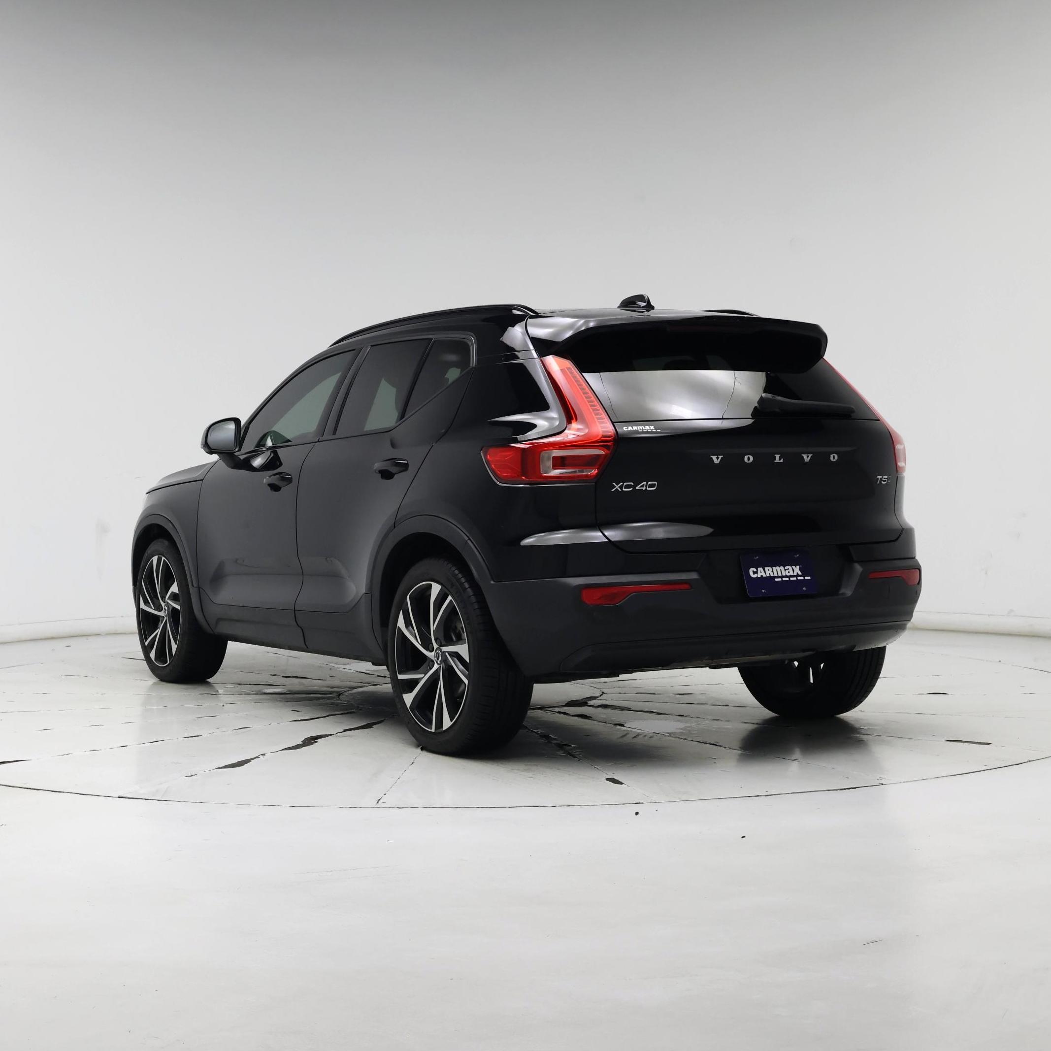 Thumbnail: 2022 Volvo XC40 - 2