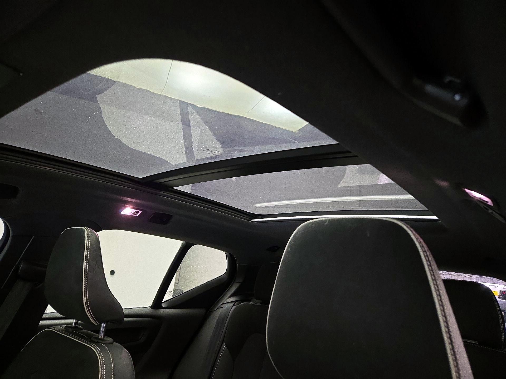 Thumbnail: 2022 Volvo XC40 - 19