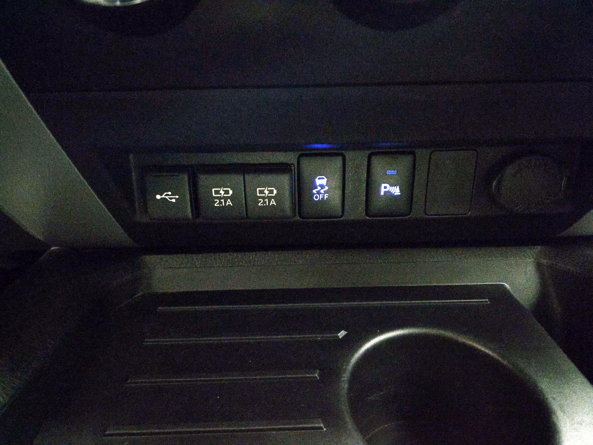 Thumbnail: 2021 Toyota Tundra - 18