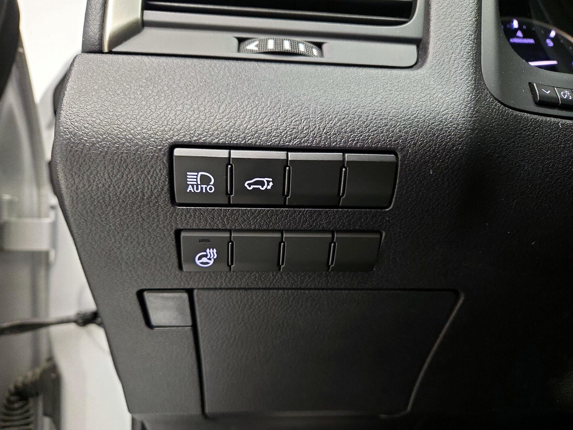 Thumbnail: 2017 Lexus RX - 13