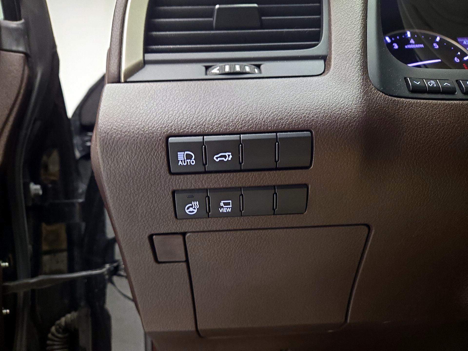 Thumbnail: 2020 Lexus RX - 11