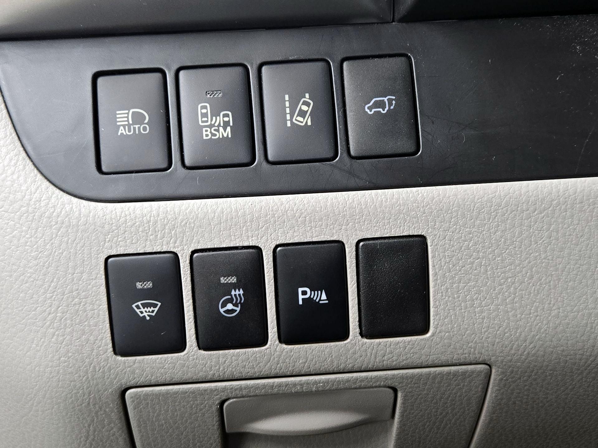 Thumbnail: 2015 Toyota Highlander - 13