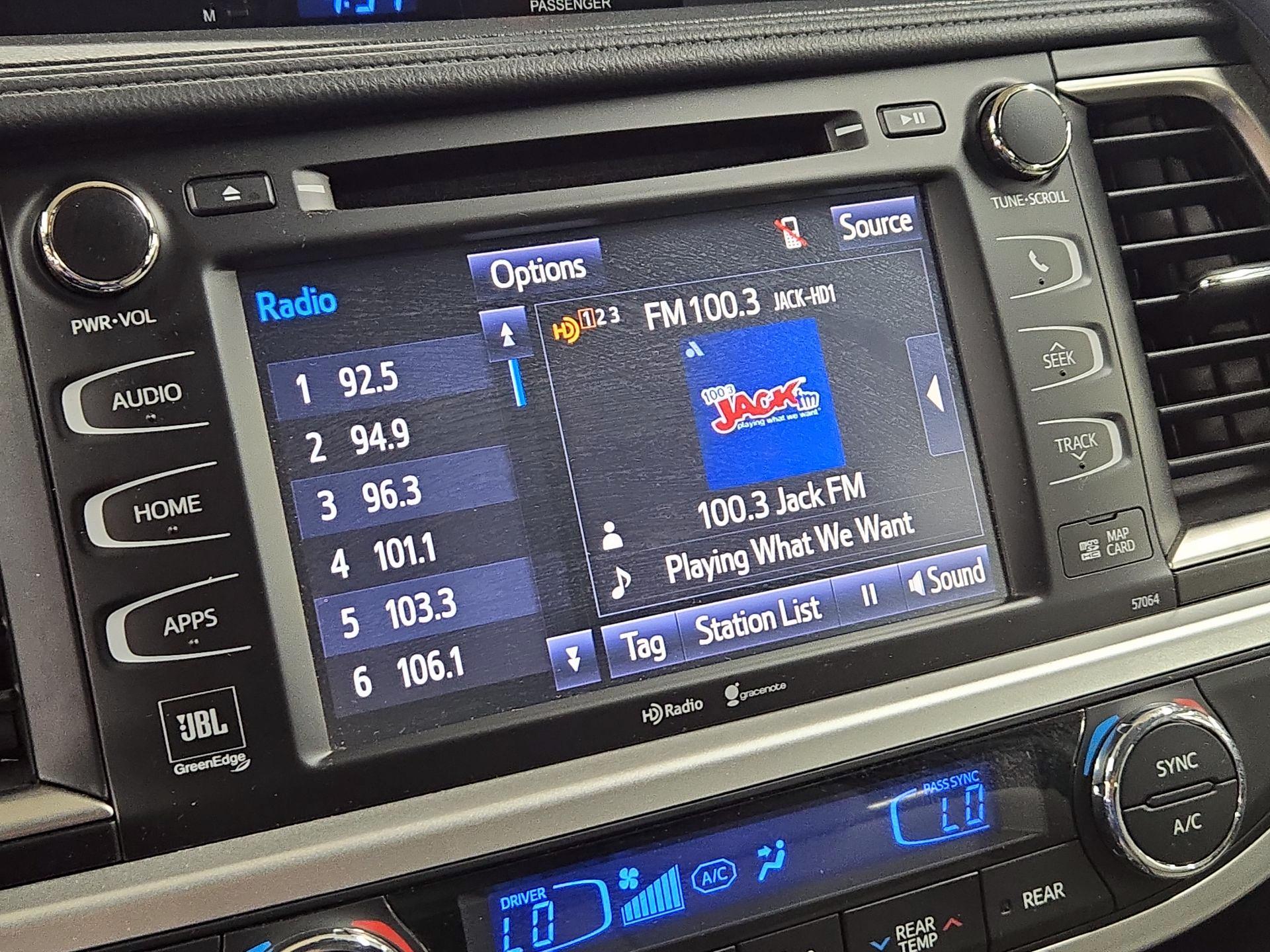 Thumbnail: 2015 Toyota Highlander - 15