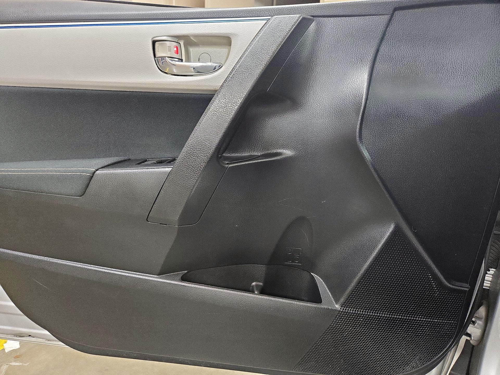 Thumbnail: 2015 Toyota Corolla - 12