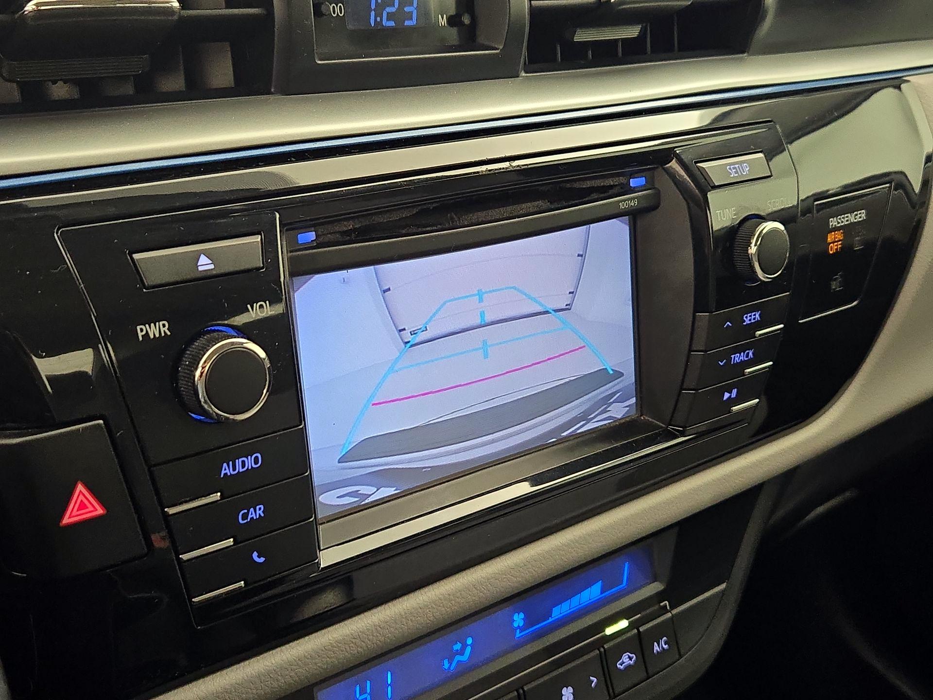 Thumbnail: 2015 Toyota Corolla - 14