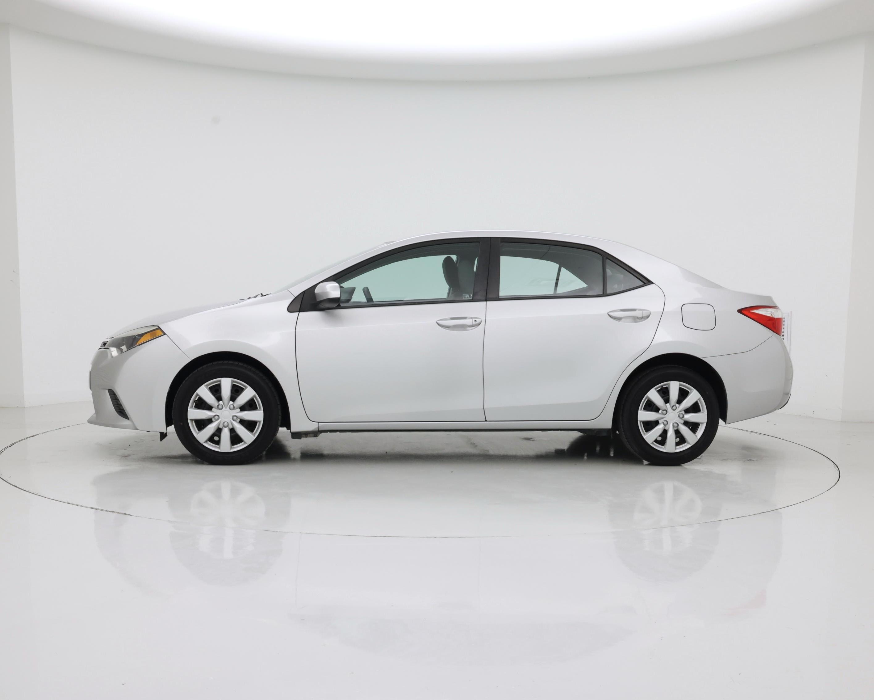 Thumbnail: 2015 Toyota Corolla - 3