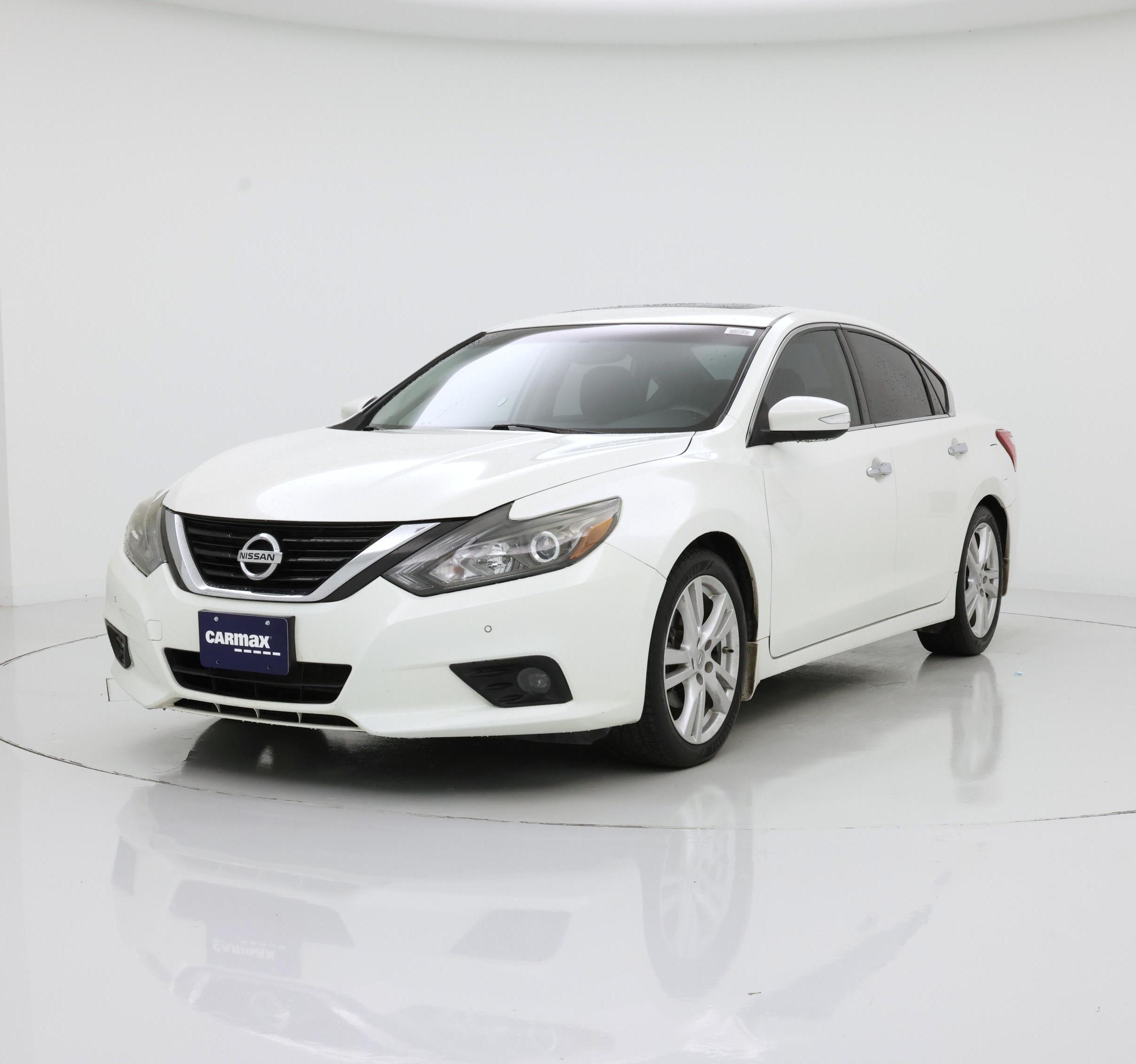 Thumbnail: 2017 Nissan Altima - 4