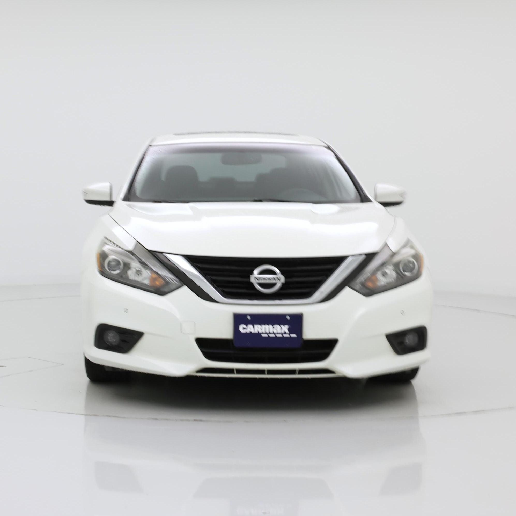 Thumbnail: 2017 Nissan Altima - 5