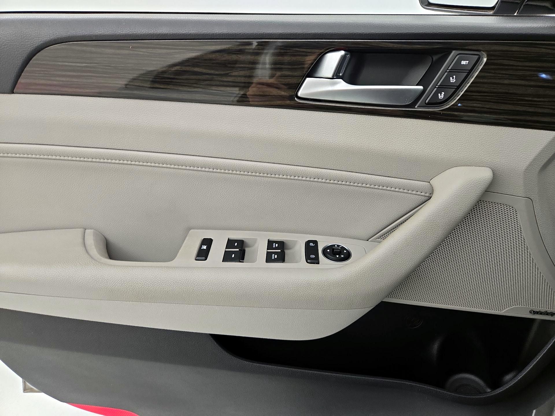 Thumbnail: 2017 Hyundai Sonata - 12