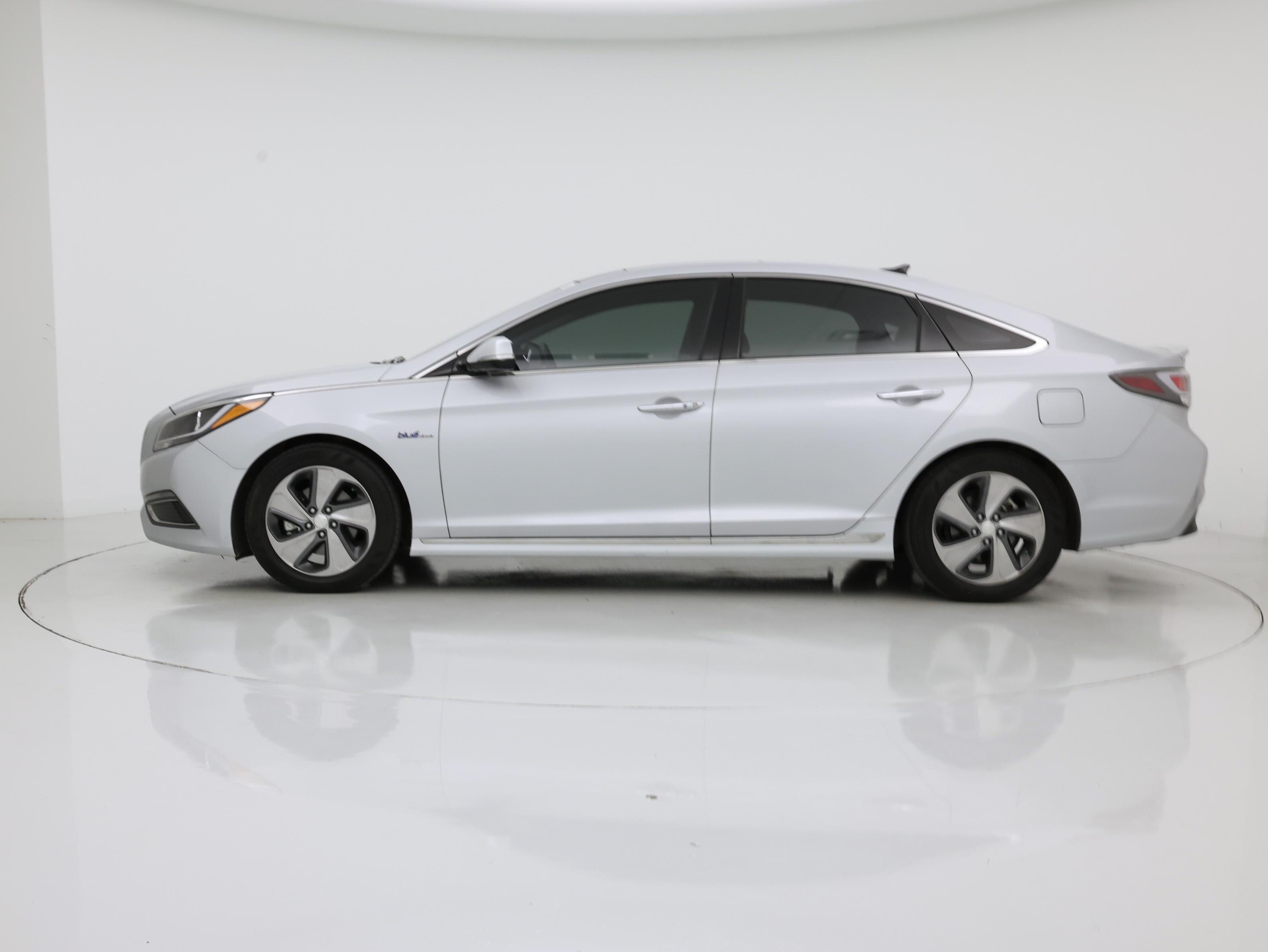 Thumbnail: 2017 Hyundai Sonata - 3