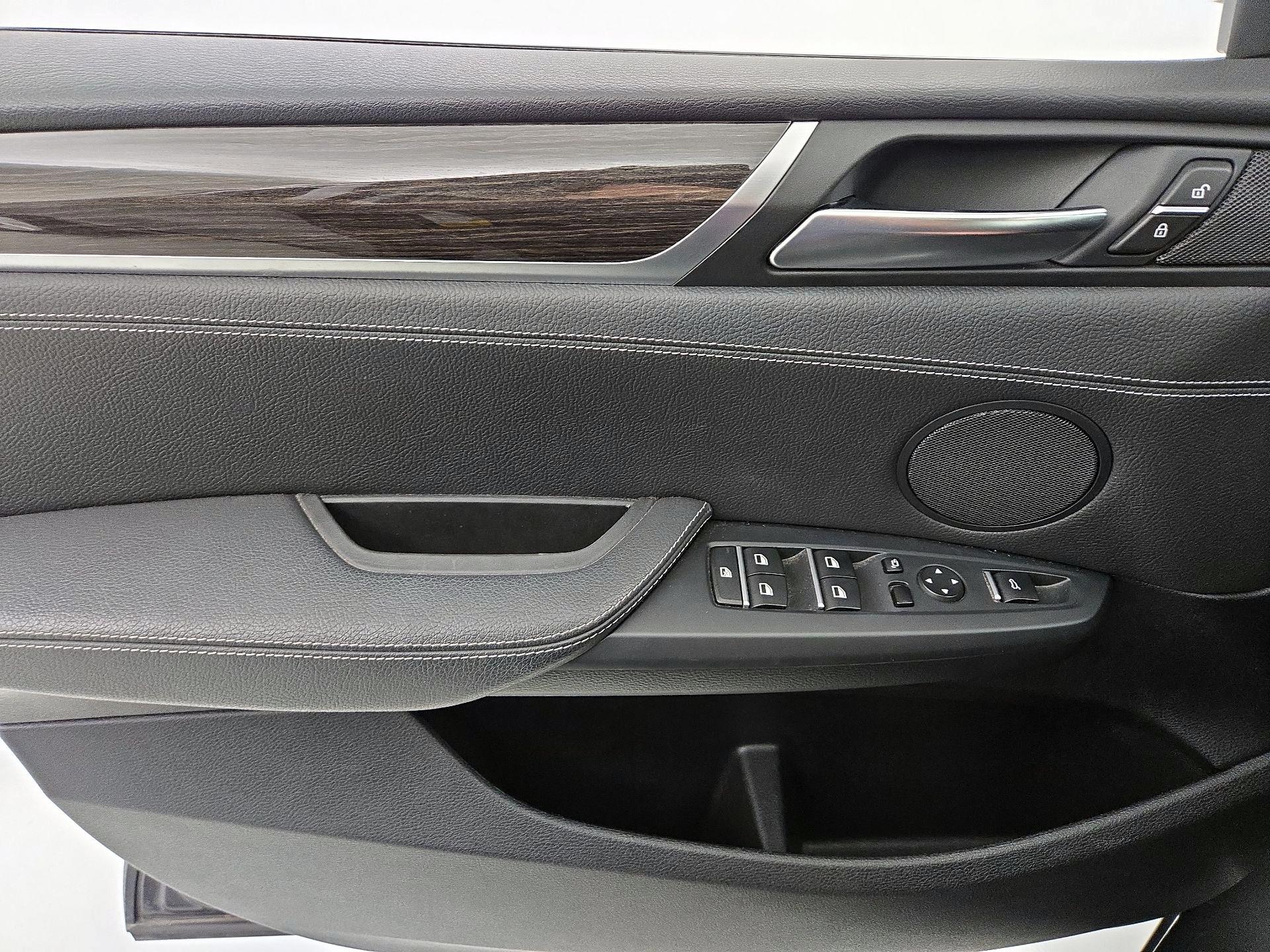 Thumbnail: 2016 BMW X4 - 12