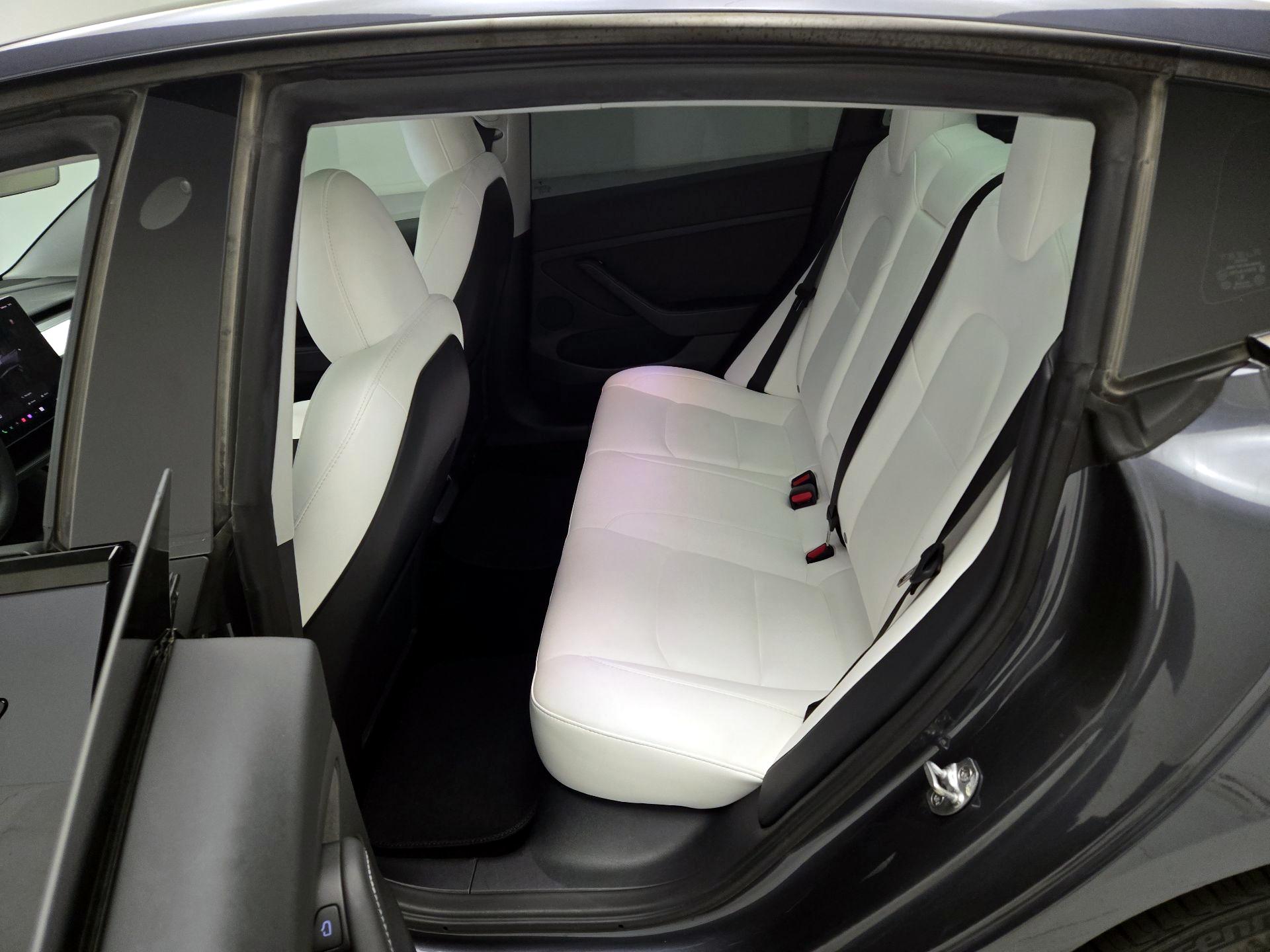 Thumbnail: 2023 Tesla Model 3 - 19