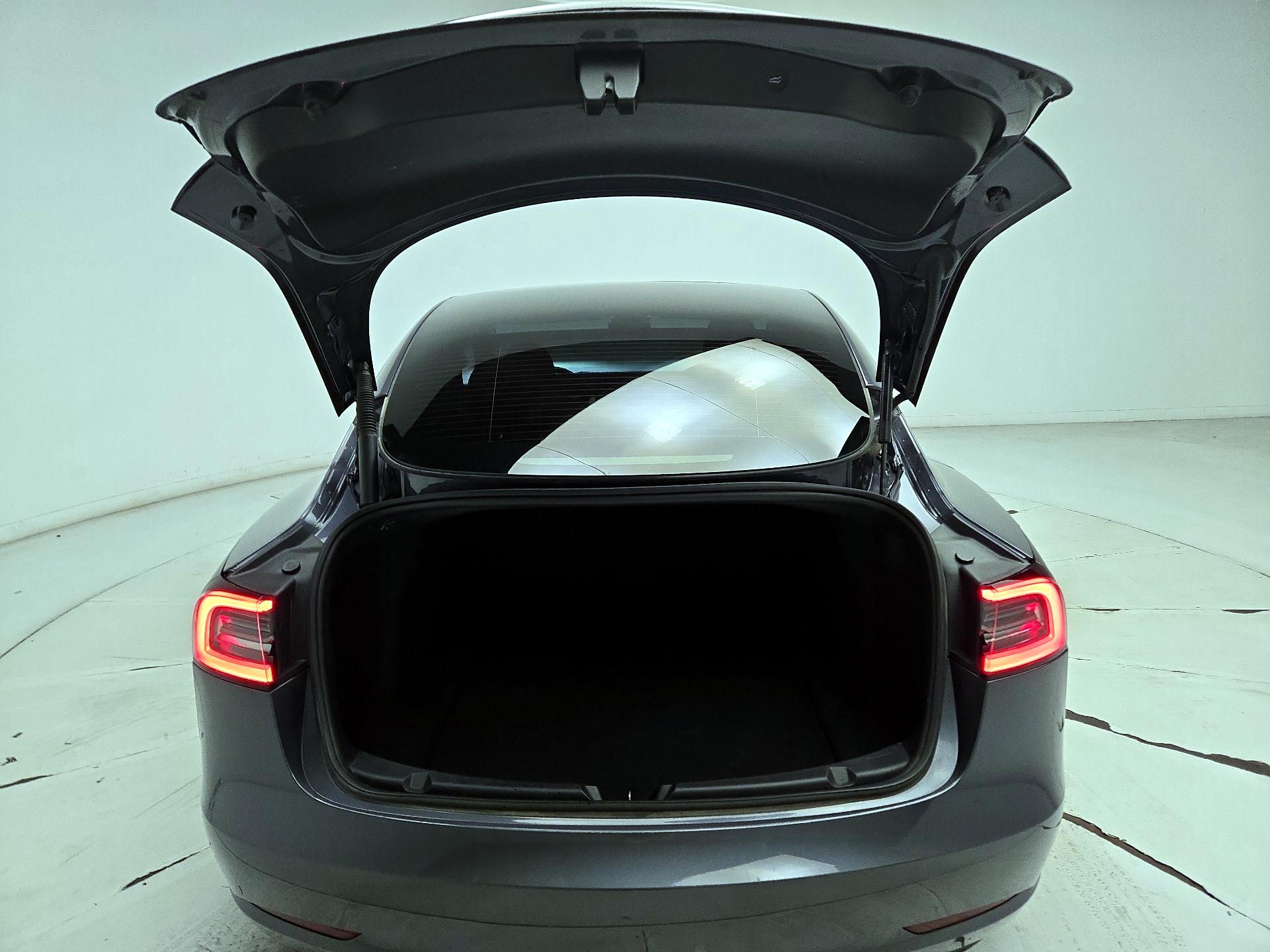 Thumbnail: 2023 Tesla Model 3 - 20