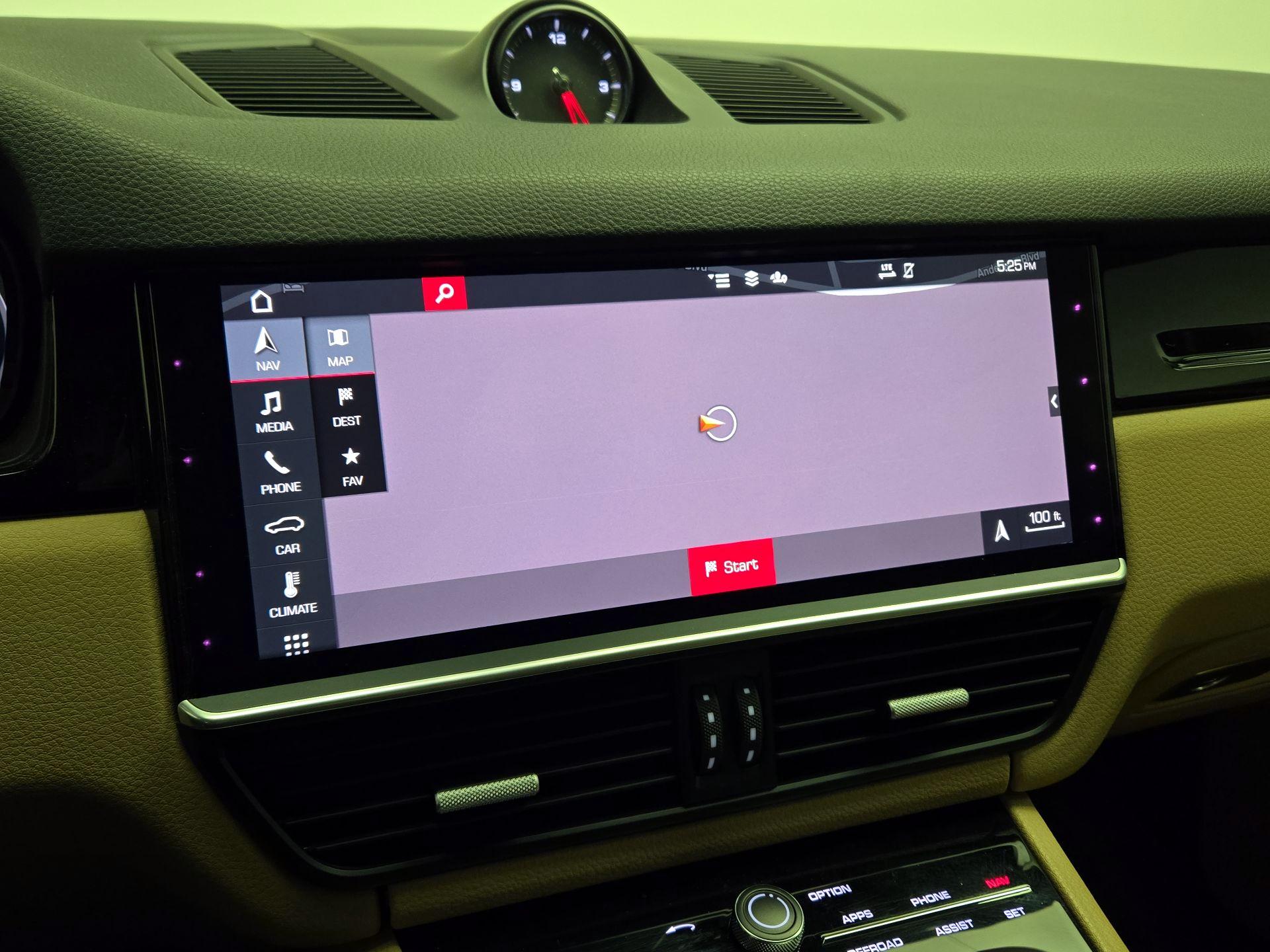 Thumbnail: 2020 Porsche Cayenne - 14