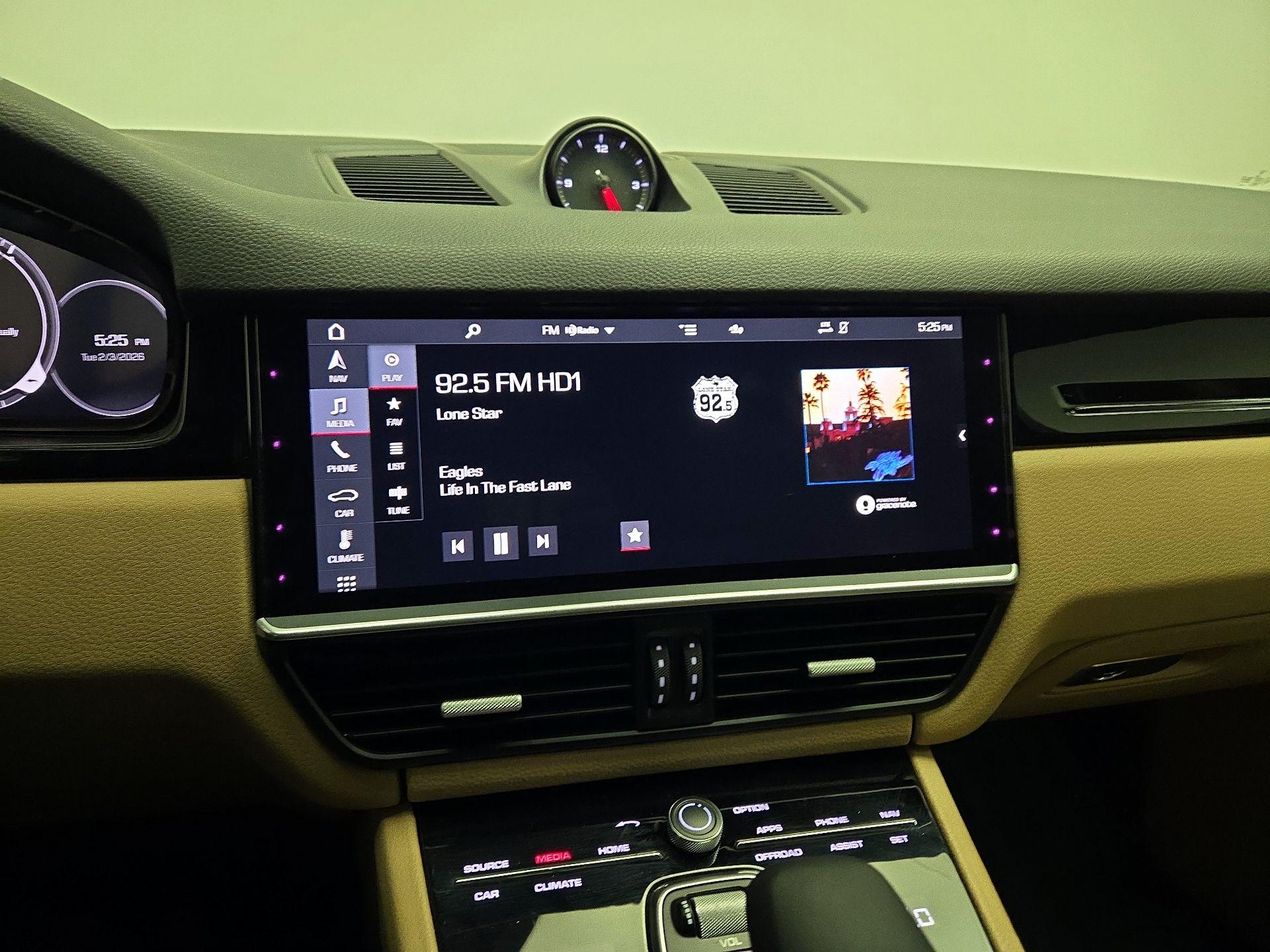 Thumbnail: 2020 Porsche Cayenne - 16