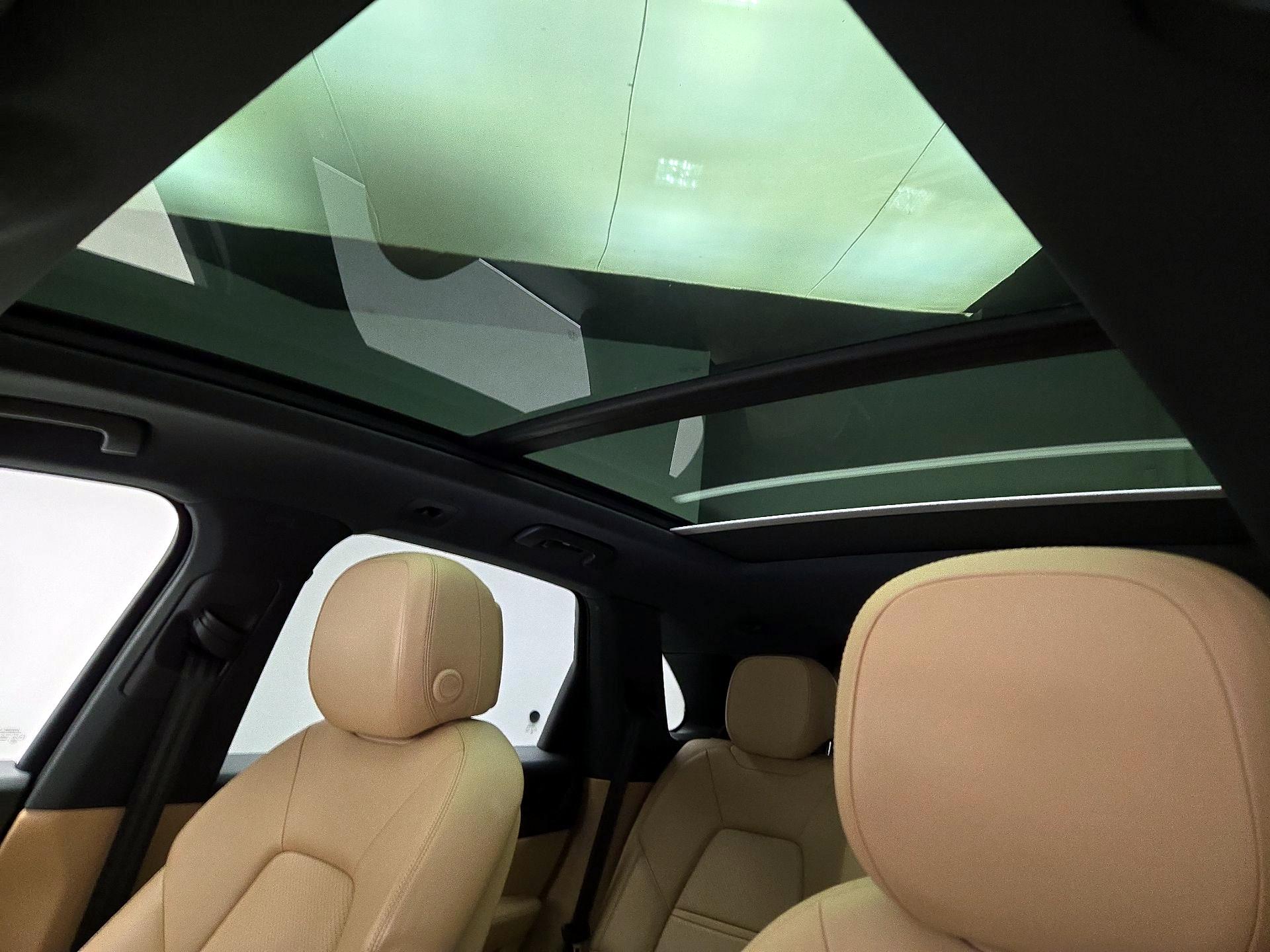 Thumbnail: 2020 Porsche Cayenne - 20