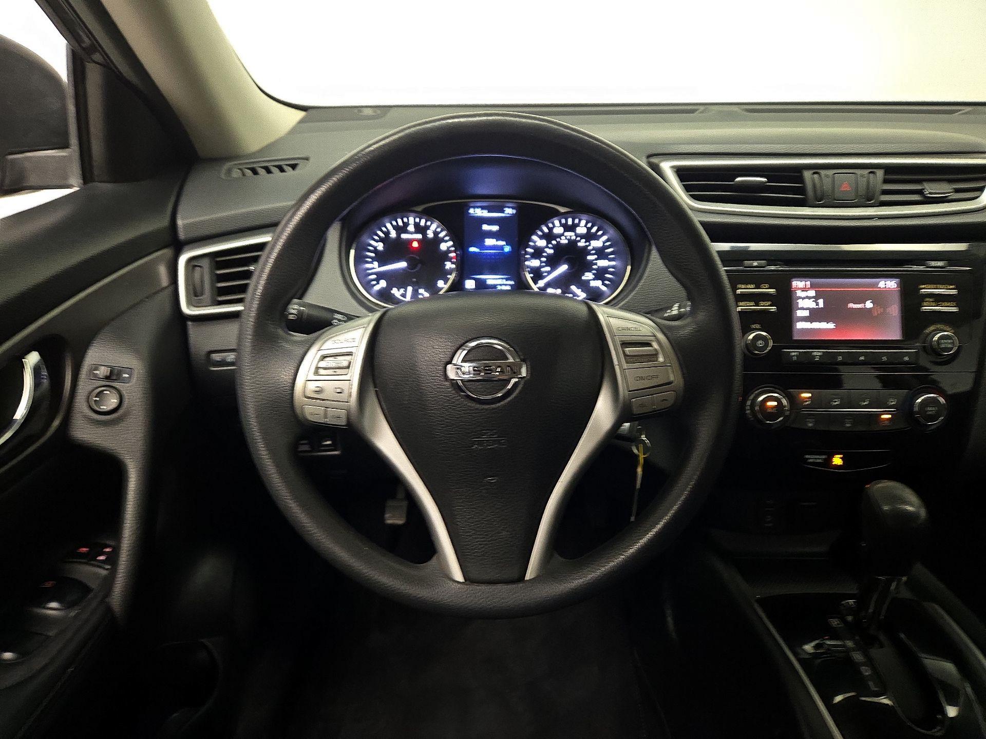 Thumbnail: 2015 Nissan Rogue - 10