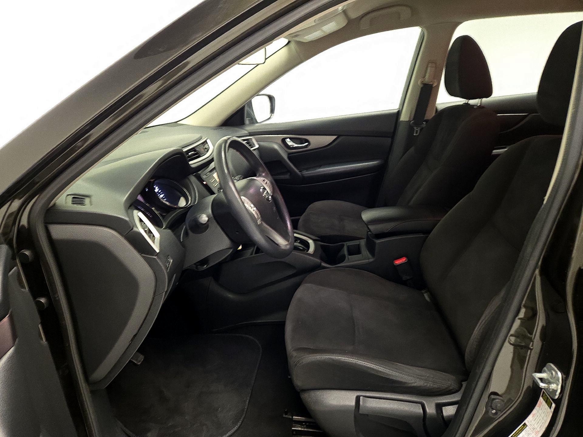 Thumbnail: 2015 Nissan Rogue - 11