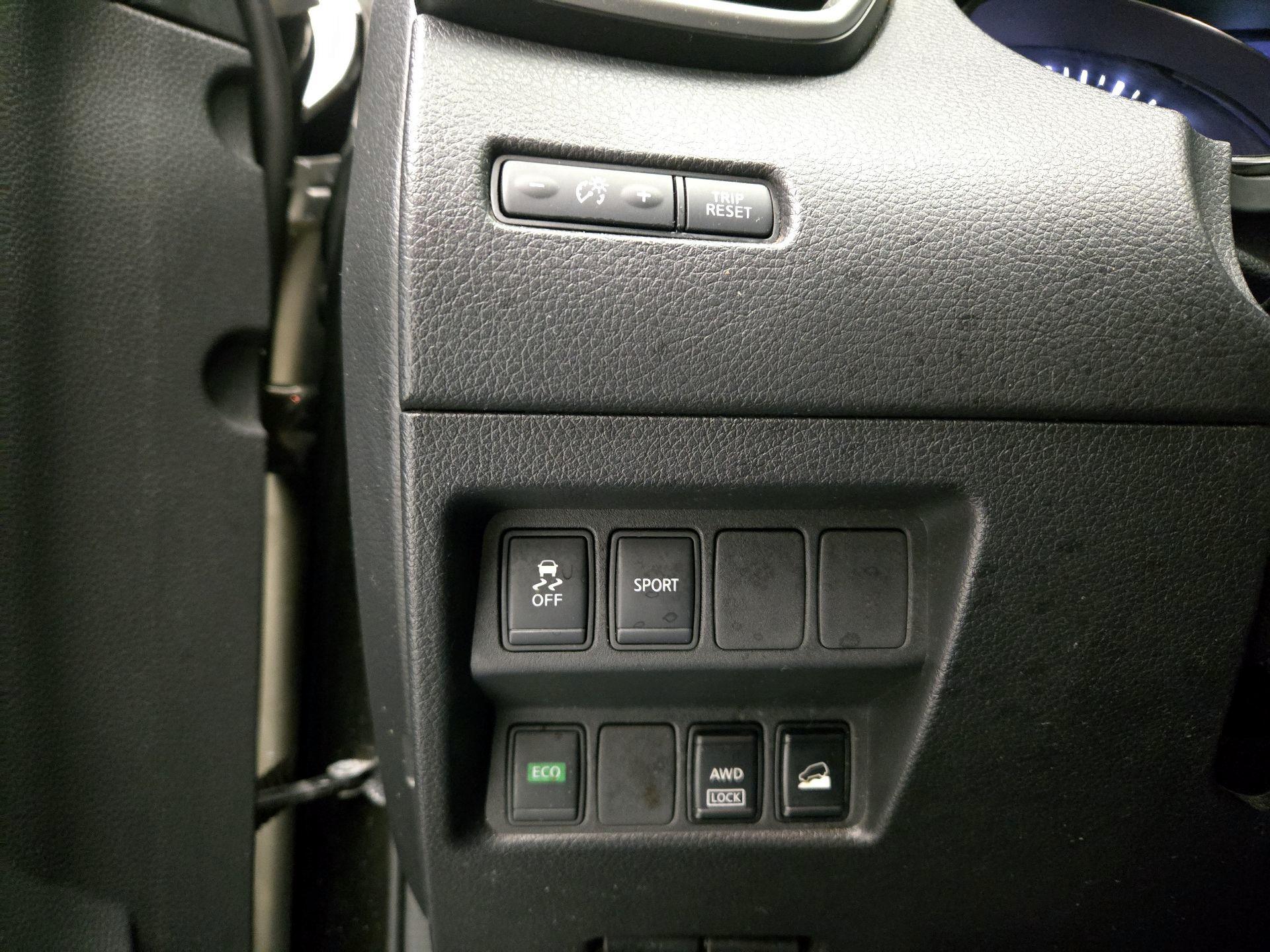 Thumbnail: 2015 Nissan Rogue - 13